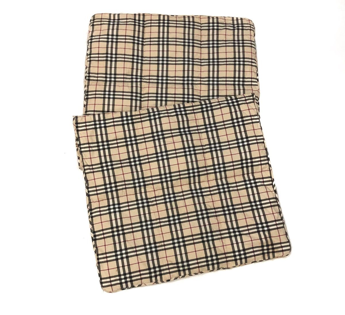 Burberry Burberry Packable Goose Feather Mini Blanket Size ONE SIZE - 4 Thumbnail