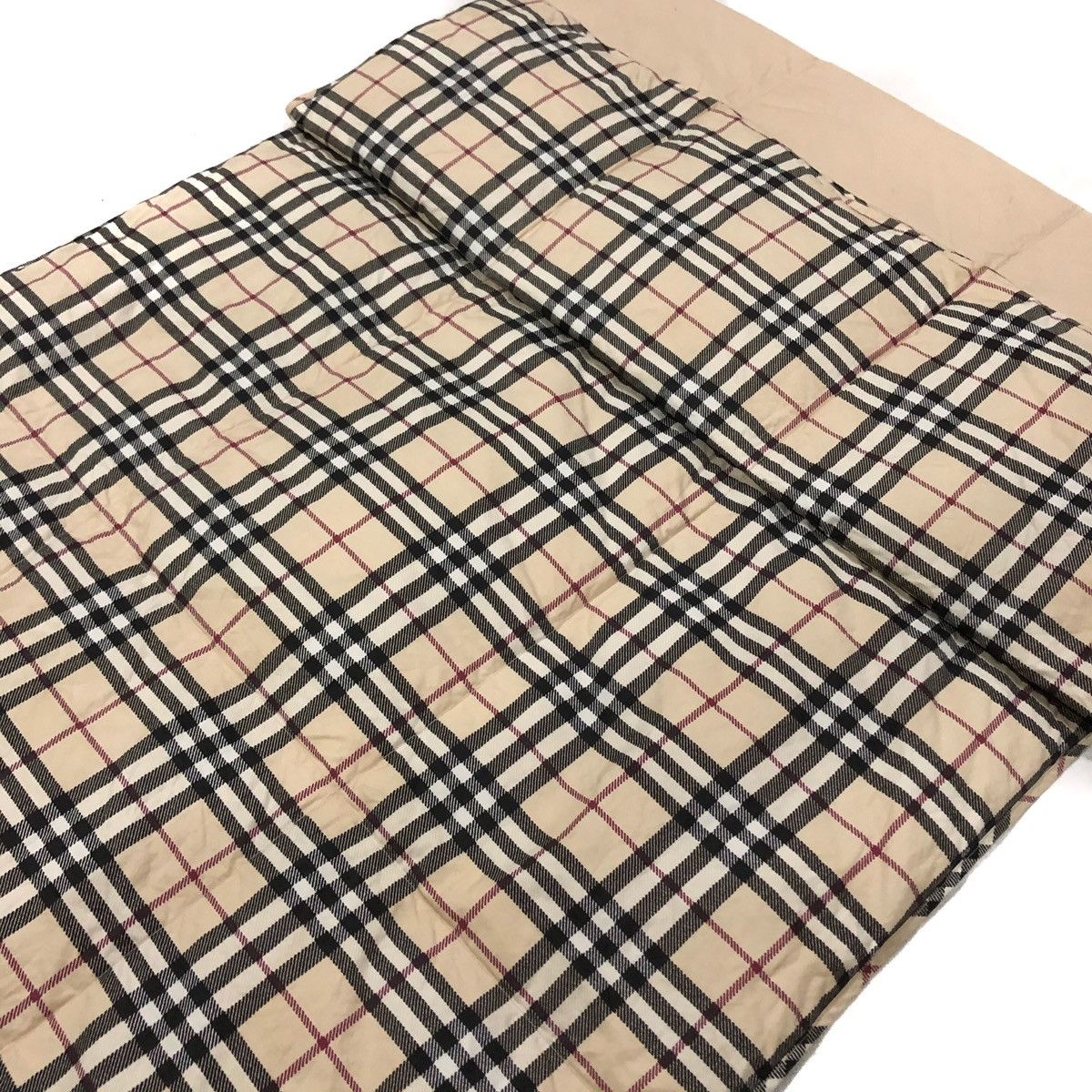 Burberry Burberry Packable Goose Feather Mini Blanket Size ONE SIZE - 9 Thumbnail