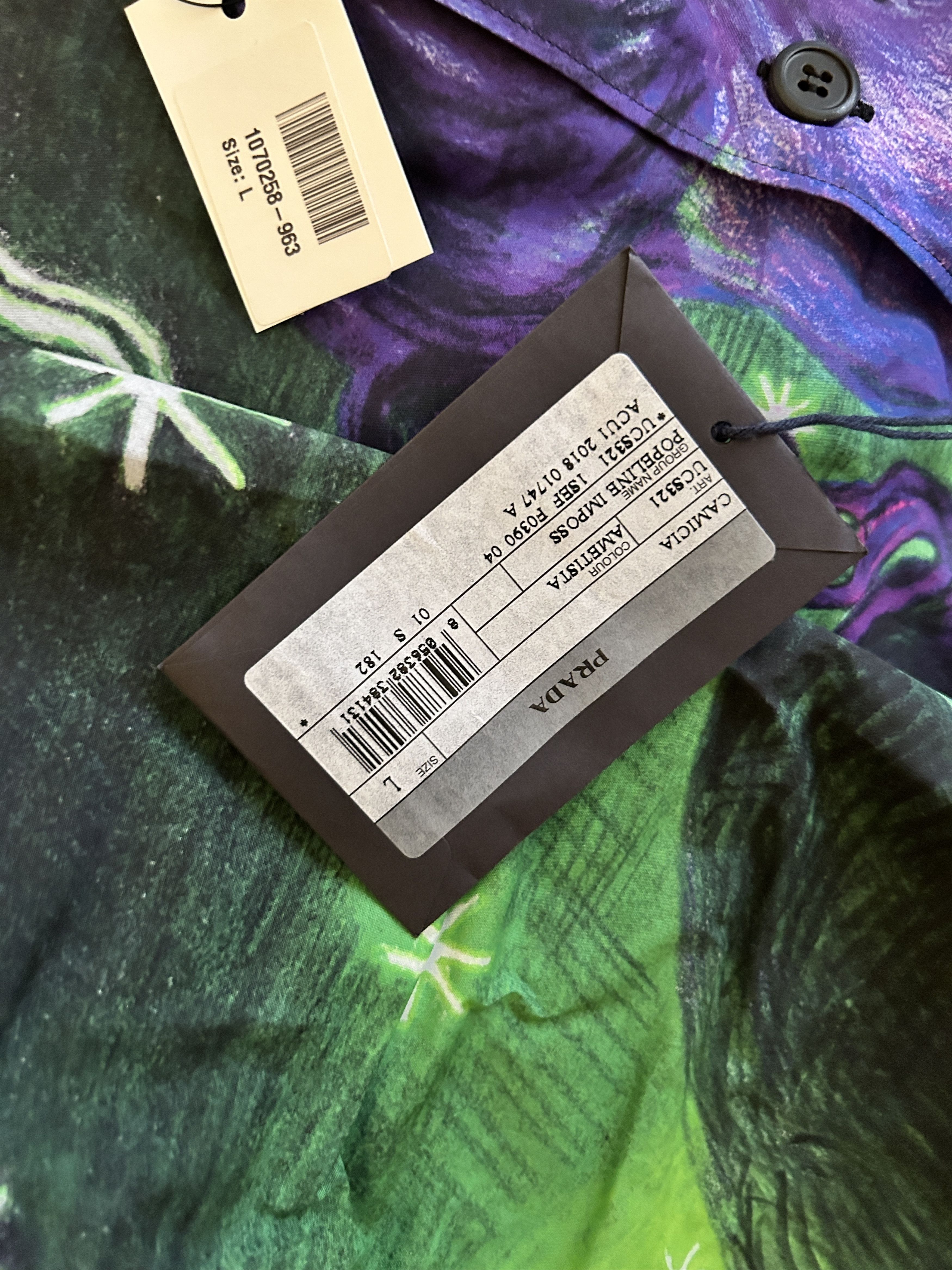Prada impossible True love Bowling shirt Cleopatra Christophe Size US L / EU 52-54 / 3 - 7 Thumbnail