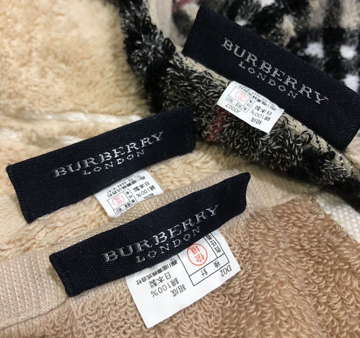 Burberry Burberry Embossed Logo Face Towel Lot 3 lots Size ONE SIZE - 8 Thumbnail