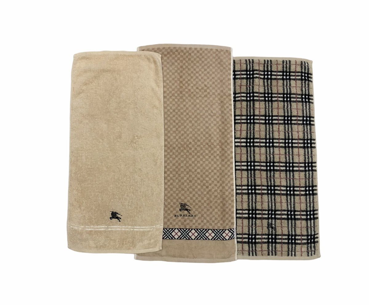 Burberry Burberry Embossed Logo Face Towel Lot 3 lots Size ONE SIZE - 9 Thumbnail