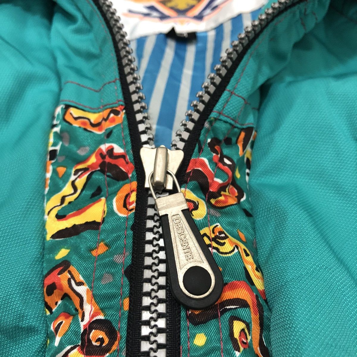 Champion 🔥Descente champion sweater with hoodie Size US M / EU 48-50 / 2 - 16 Thumbnail