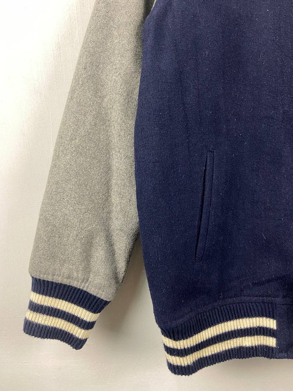 Champion × Vintage Vintage 90s Champion Varsity Jacket Navy Blue Size US L / EU 52-54 / 3 - 10 Thumbnail