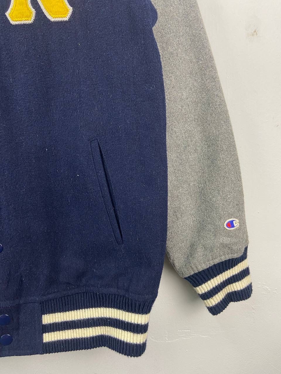 Champion × Vintage Vintage 90s Champion Varsity Jacket Navy Blue Size US L / EU 52-54 / 3 - 9 Thumbnail