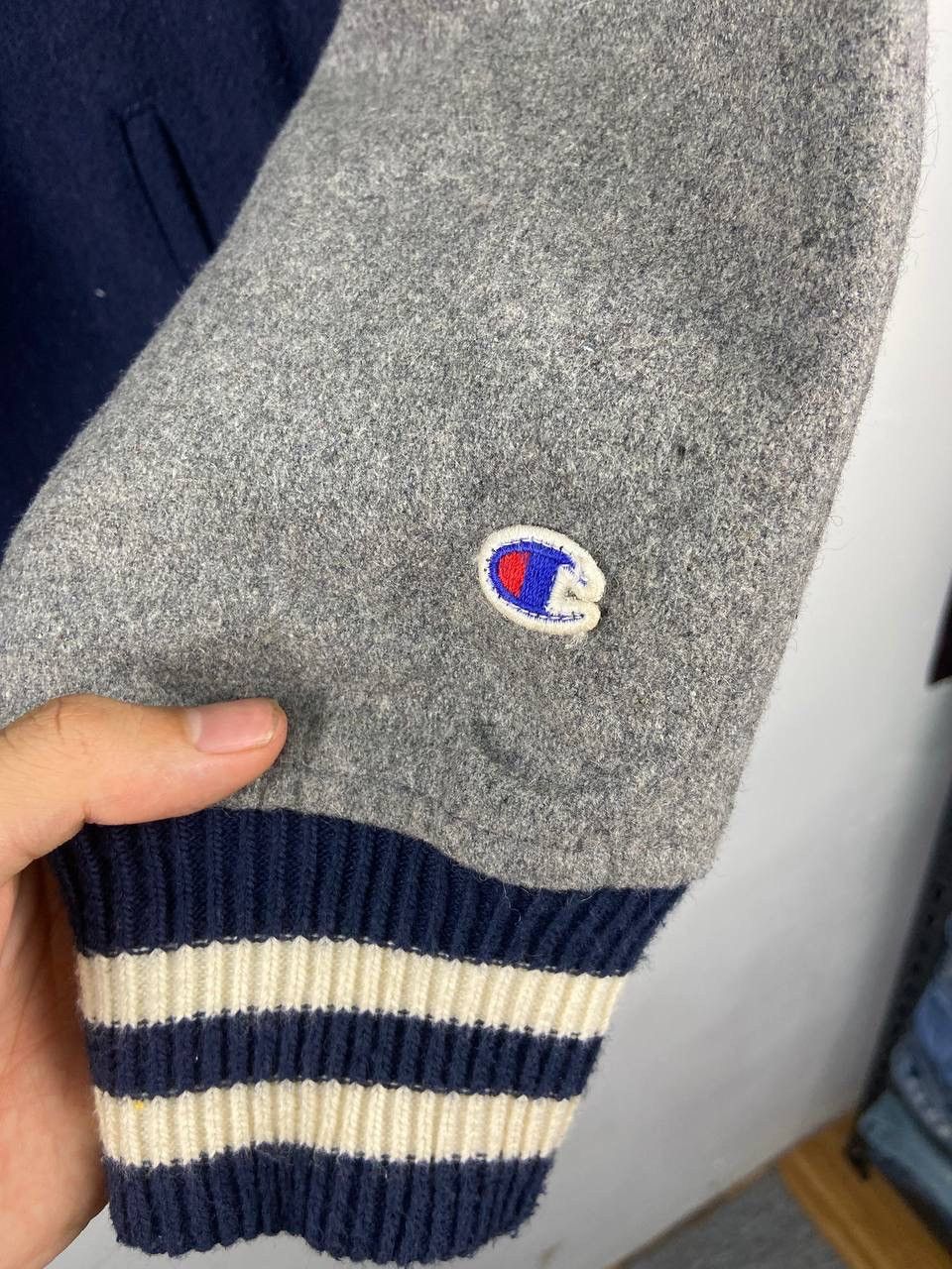 Champion × Vintage Vintage 90s Champion Varsity Jacket Navy Blue Size US L / EU 52-54 / 3 - 8 Thumbnail