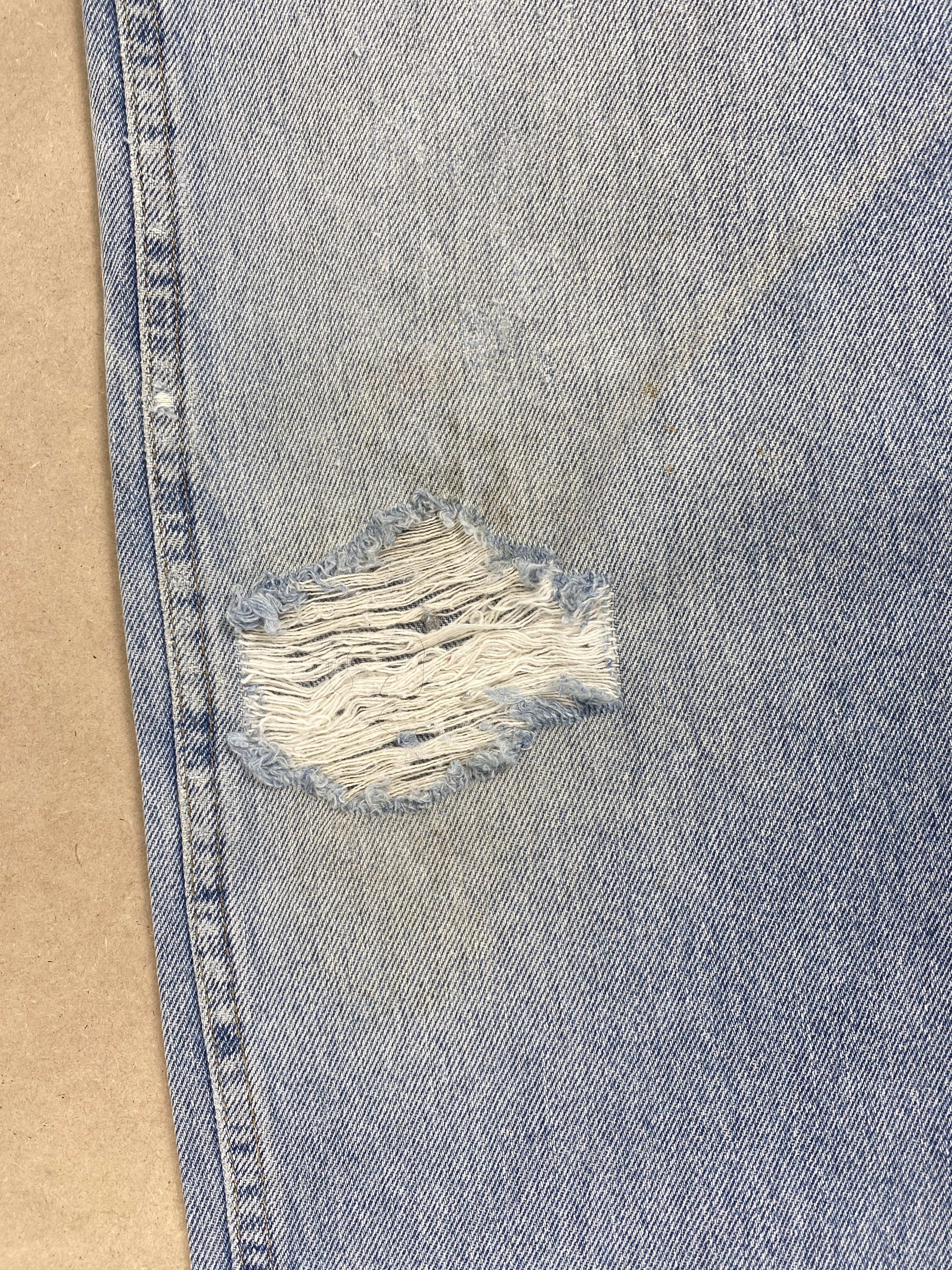 Vintage Vintage Wrangler Straight Cut Distressed Light Wash Jeans Size US 38 / EU 54 - 4 Thumbnail