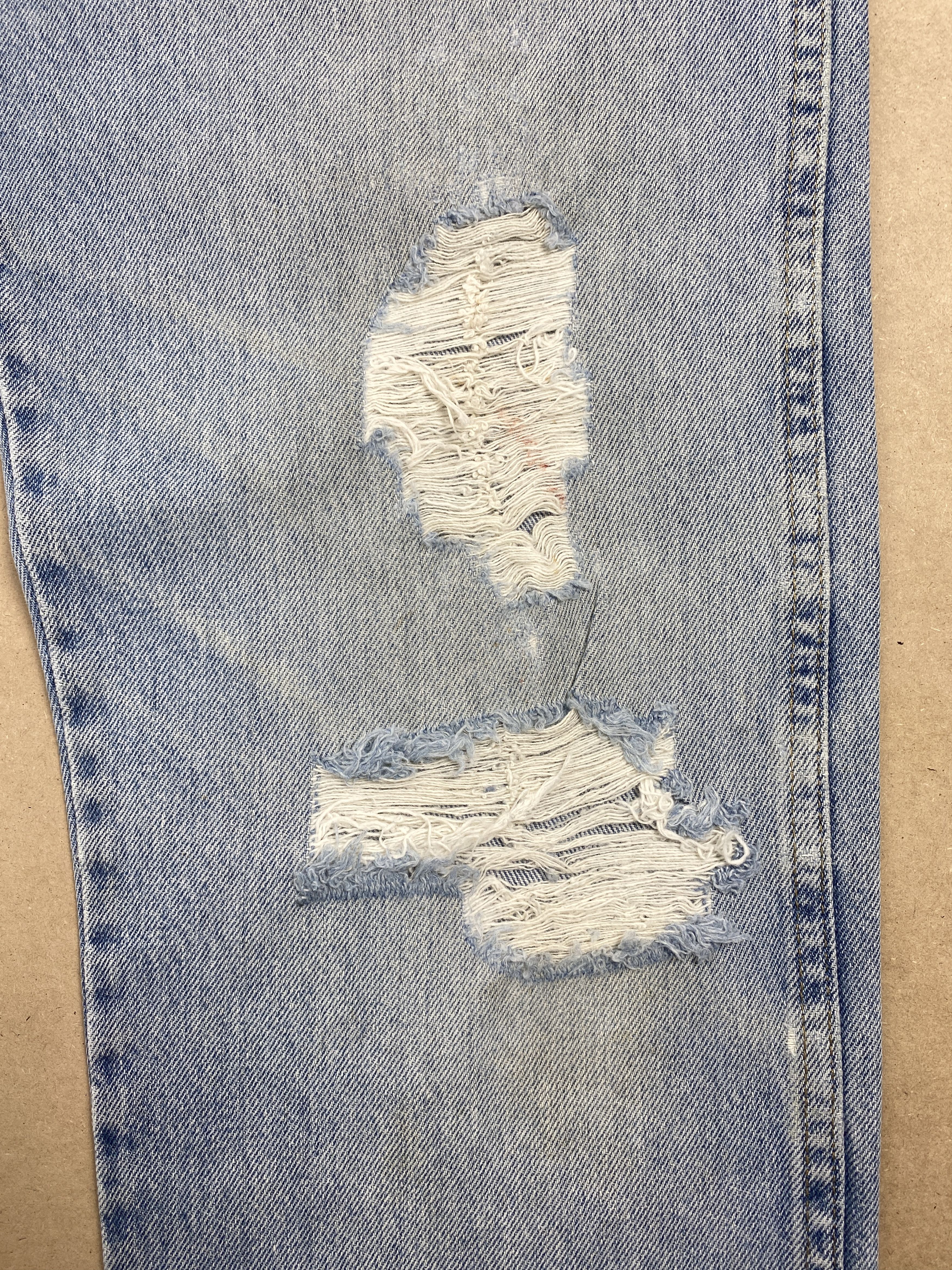 Vintage Vintage Wrangler Straight Cut Distressed Light Wash Jeans Size US 38 / EU 54 - 3 Thumbnail