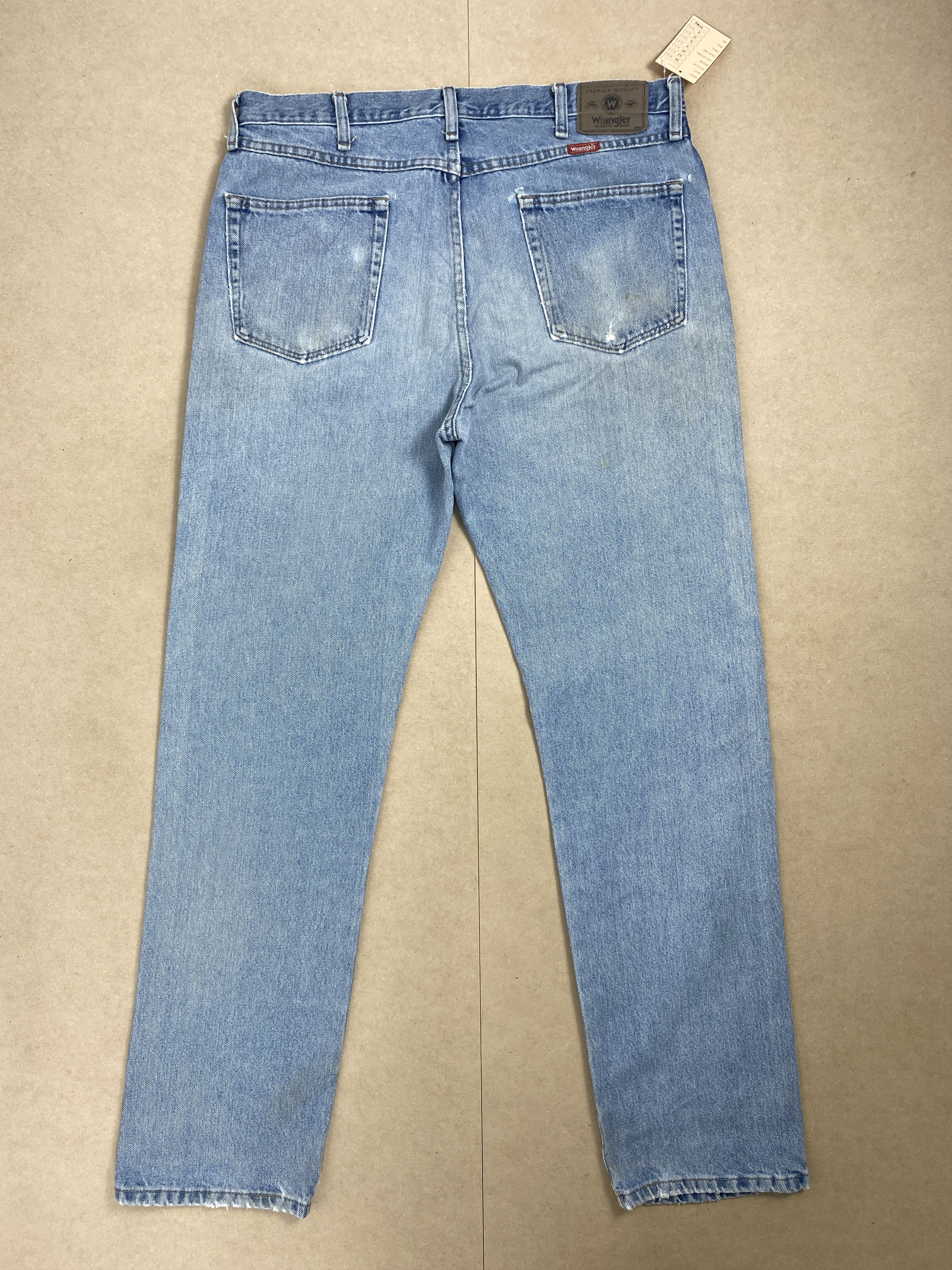 Vintage Vintage Wrangler Straight Cut Distressed Light Wash Jeans Size US 38 / EU 54 - 9 Thumbnail