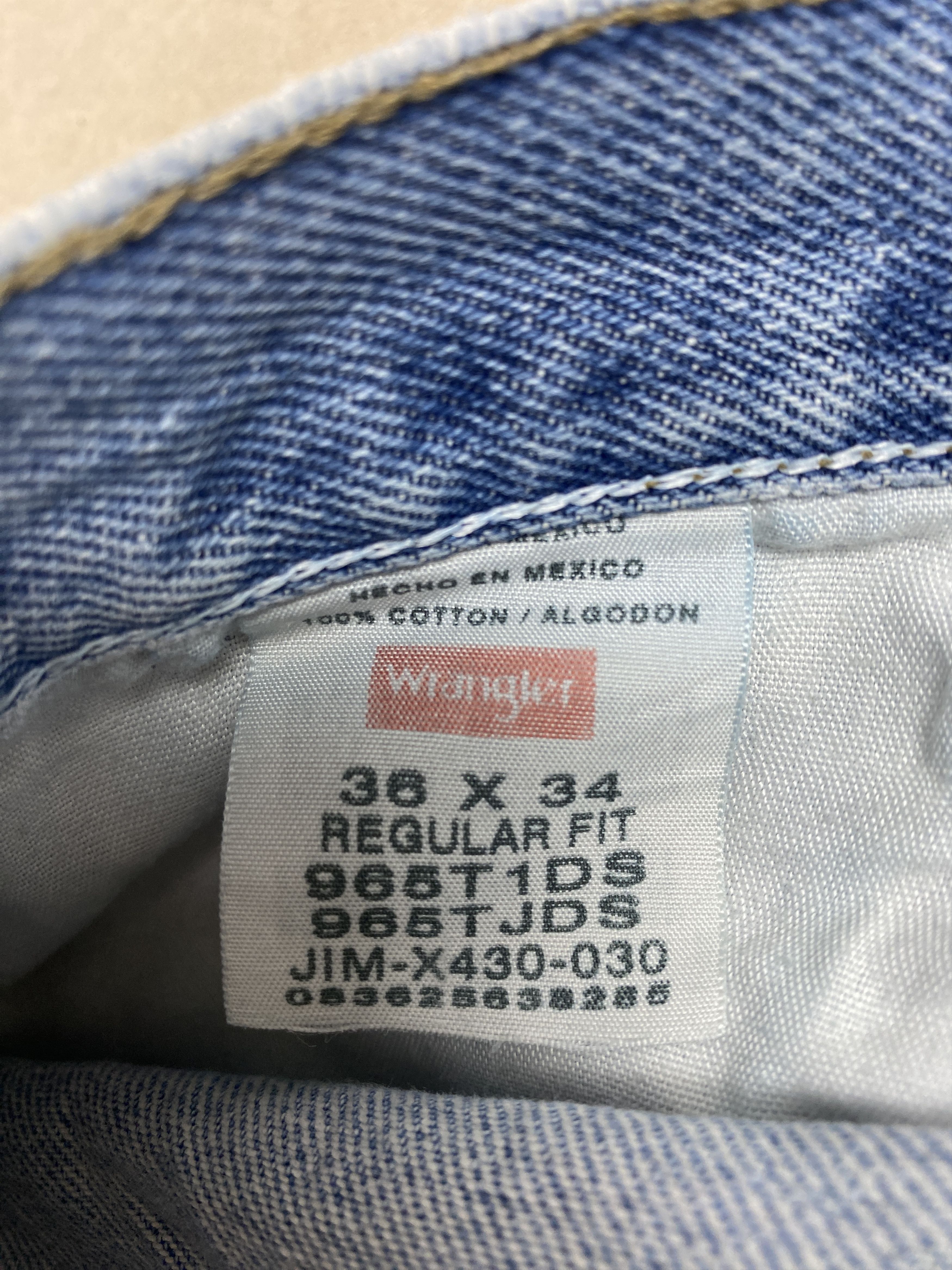 Vintage Vintage Wrangler Straight Cut Distressed Light Wash Jeans Size US 38 / EU 54 - 12 Thumbnail