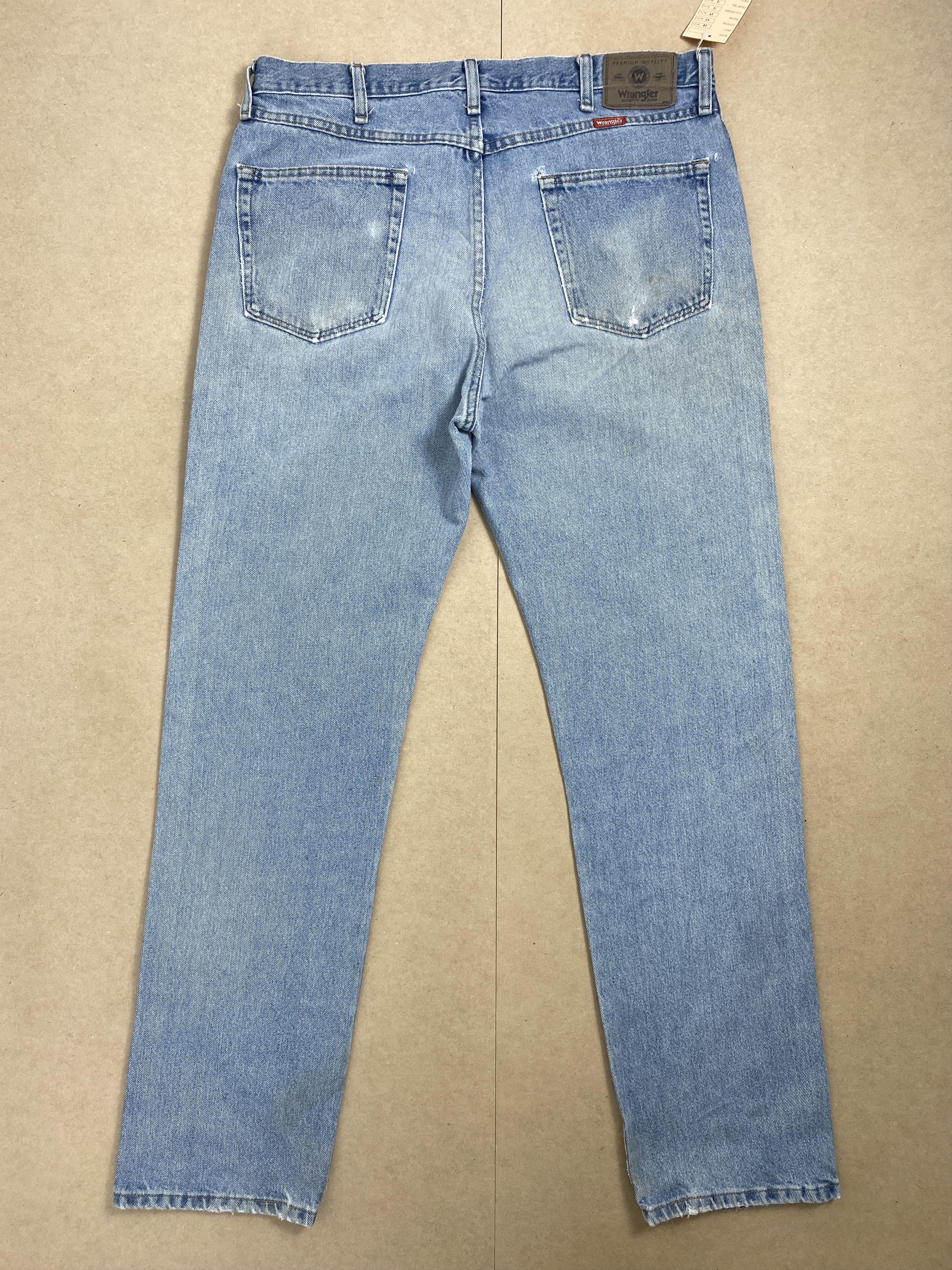 Vintage Vintage Wrangler Straight Cut Distressed Light Wash Jeans Size US 38 / EU 54 - 5 Thumbnail