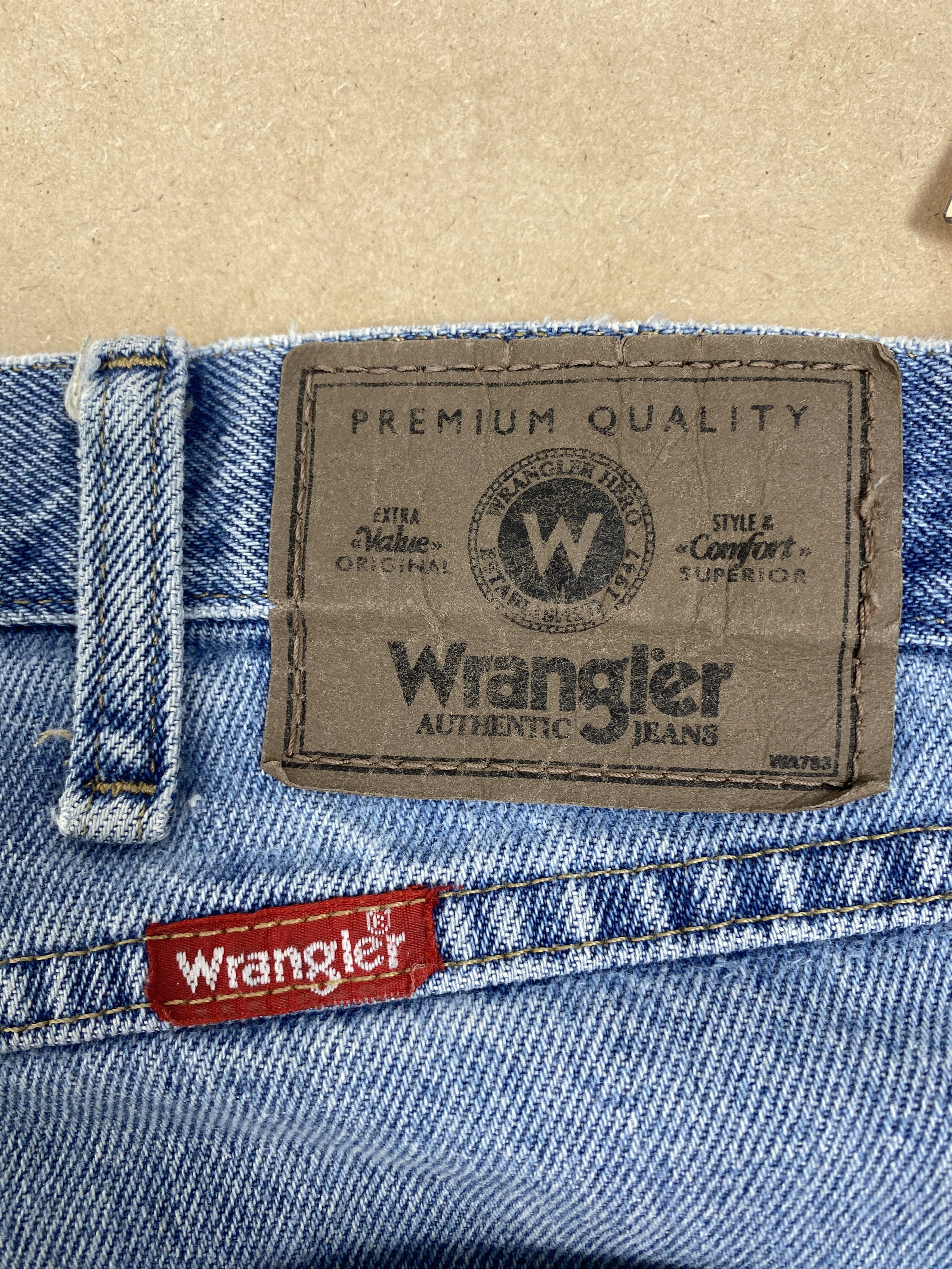 Vintage Vintage Wrangler Straight Cut Distressed Light Wash Jeans Size US 38 / EU 54 - 11 Thumbnail