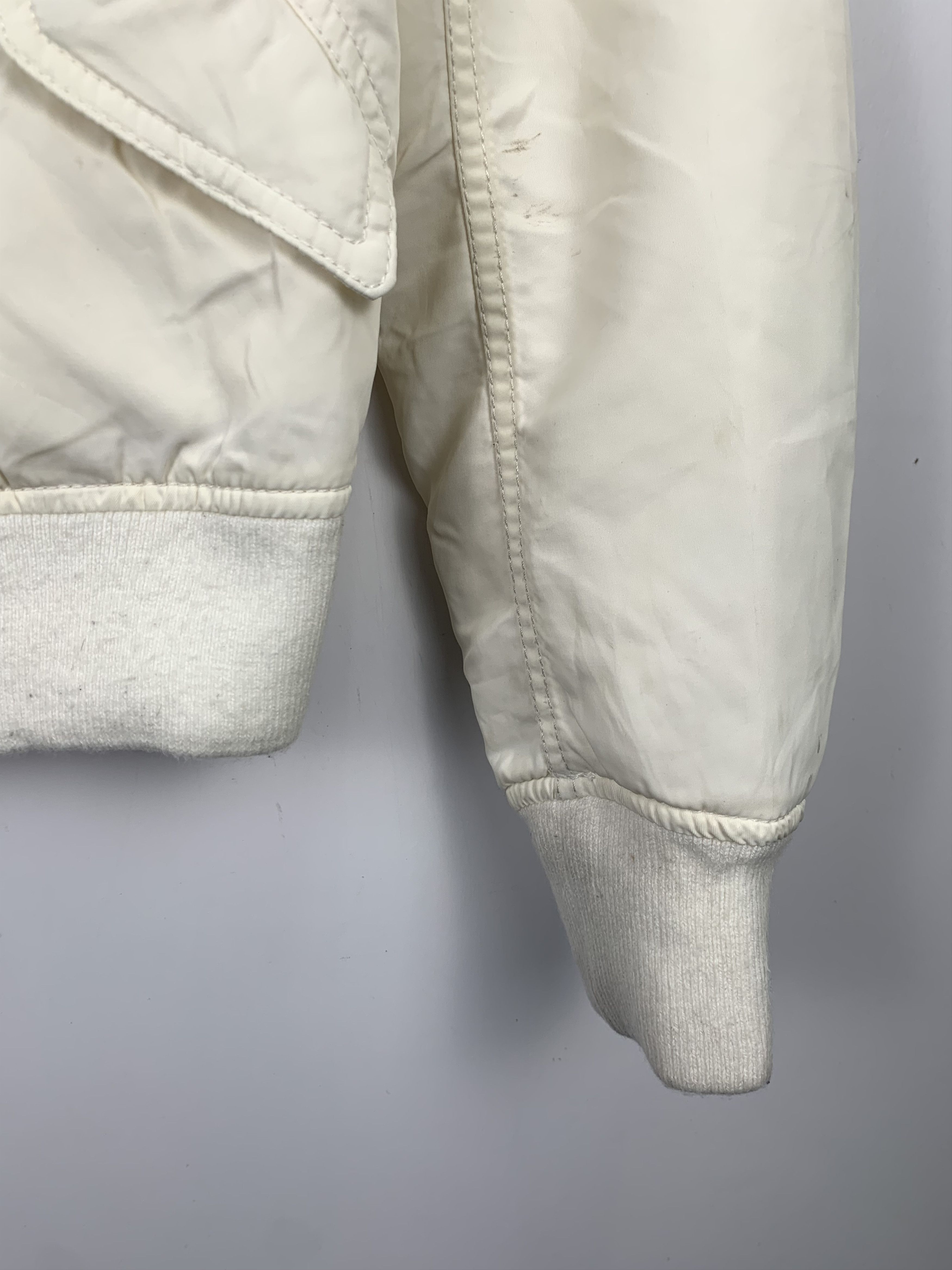 Uniqlo Vintage Uniqlo White Bomber Jackets J0554 Size US S / EU 44-46 / 1 - 3 Thumbnail