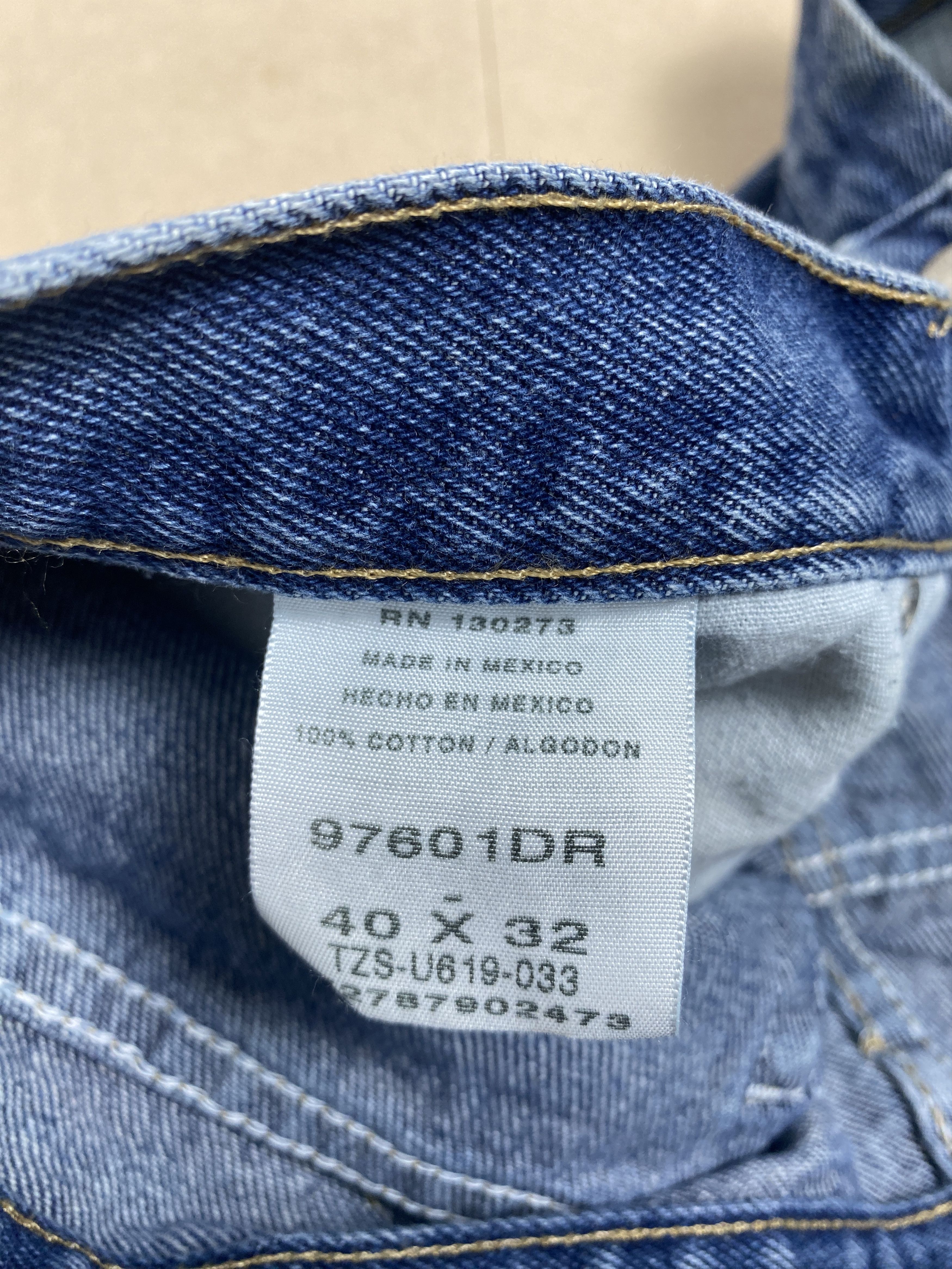Vintage Vintage Wrangler Straight Cut Distressed Faded Blue Jeans Size US 39 - 9 Thumbnail