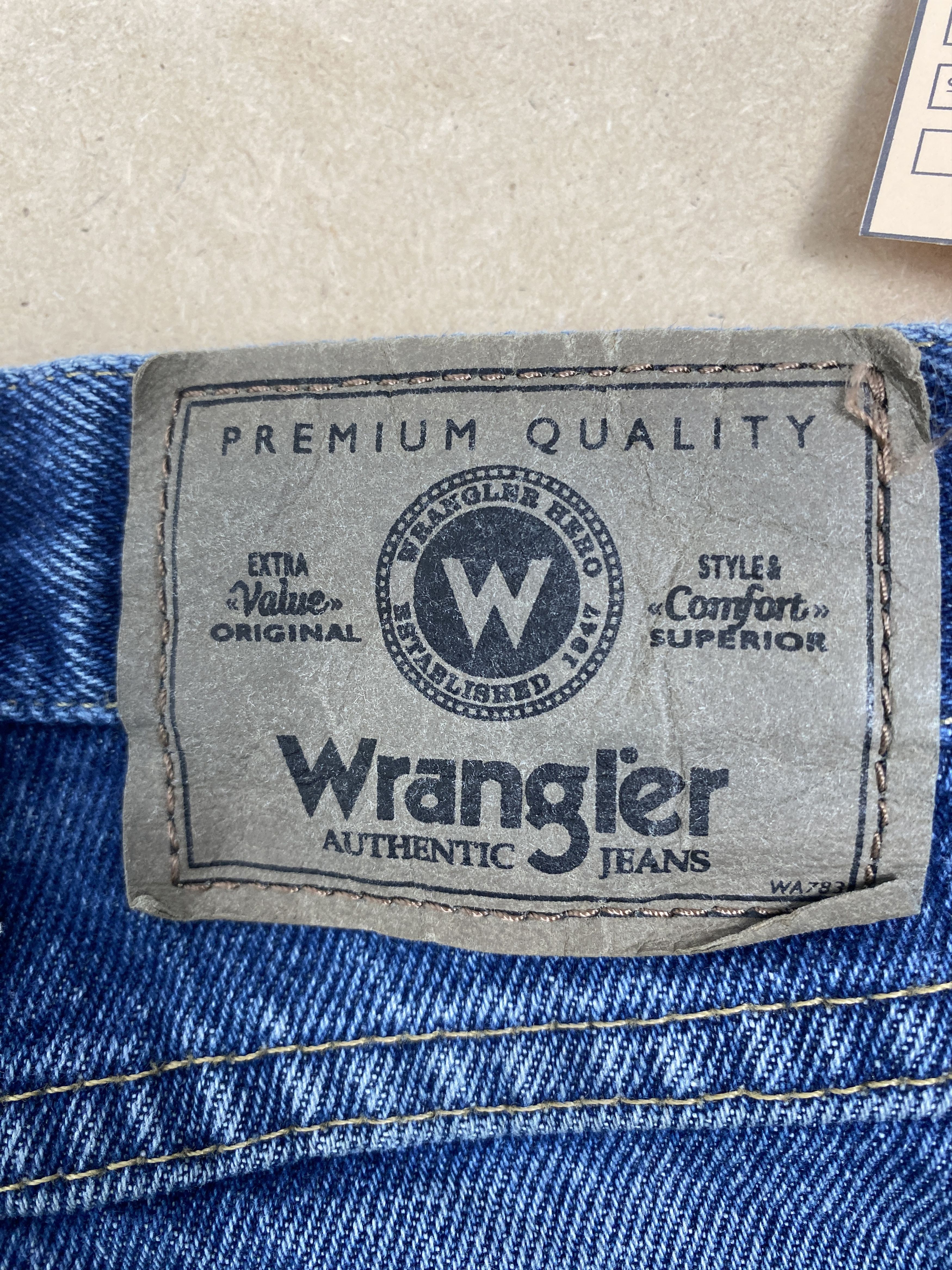 Vintage Vintage Wrangler Straight Cut Distressed Faded Blue Jeans Size US 39 - 8 Thumbnail
