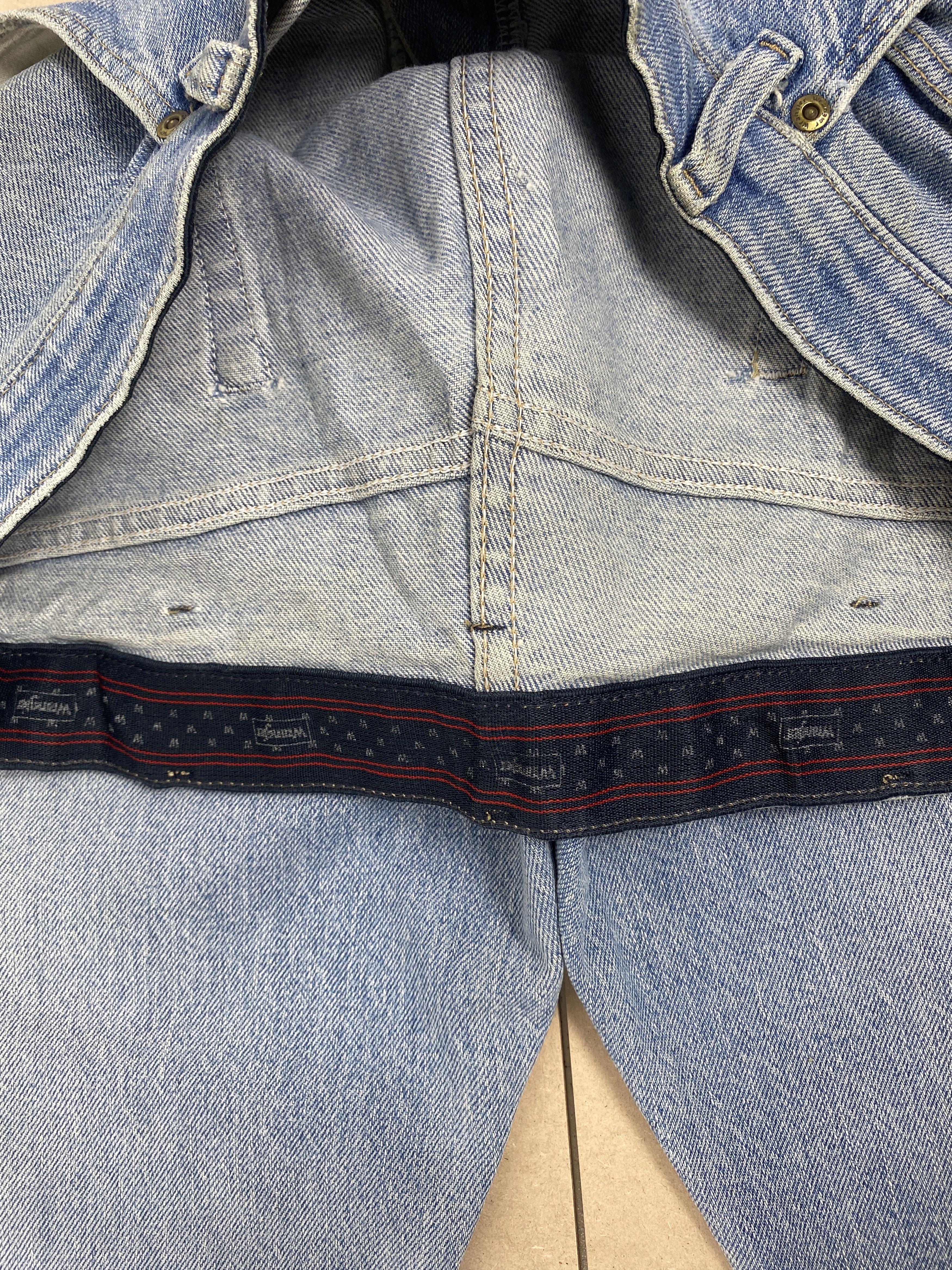 Vintage Vintage Wrangler Straight Cut Distressed Faded Light Wash Size US 38 / EU 54 - 9 Thumbnail