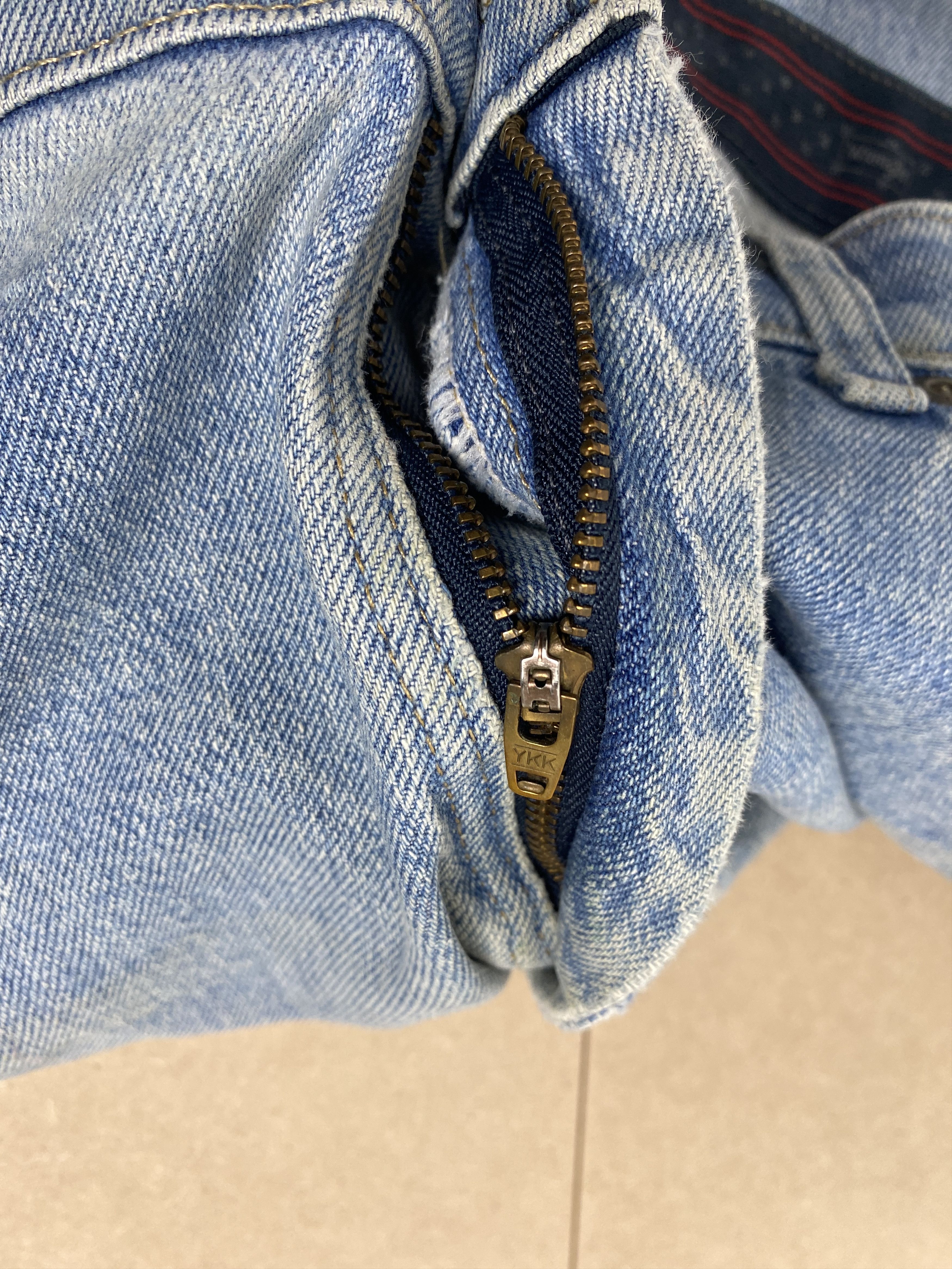 Vintage Vintage Wrangler Straight Cut Distressed Faded Light Wash Size US 38 / EU 54 - 14 Thumbnail