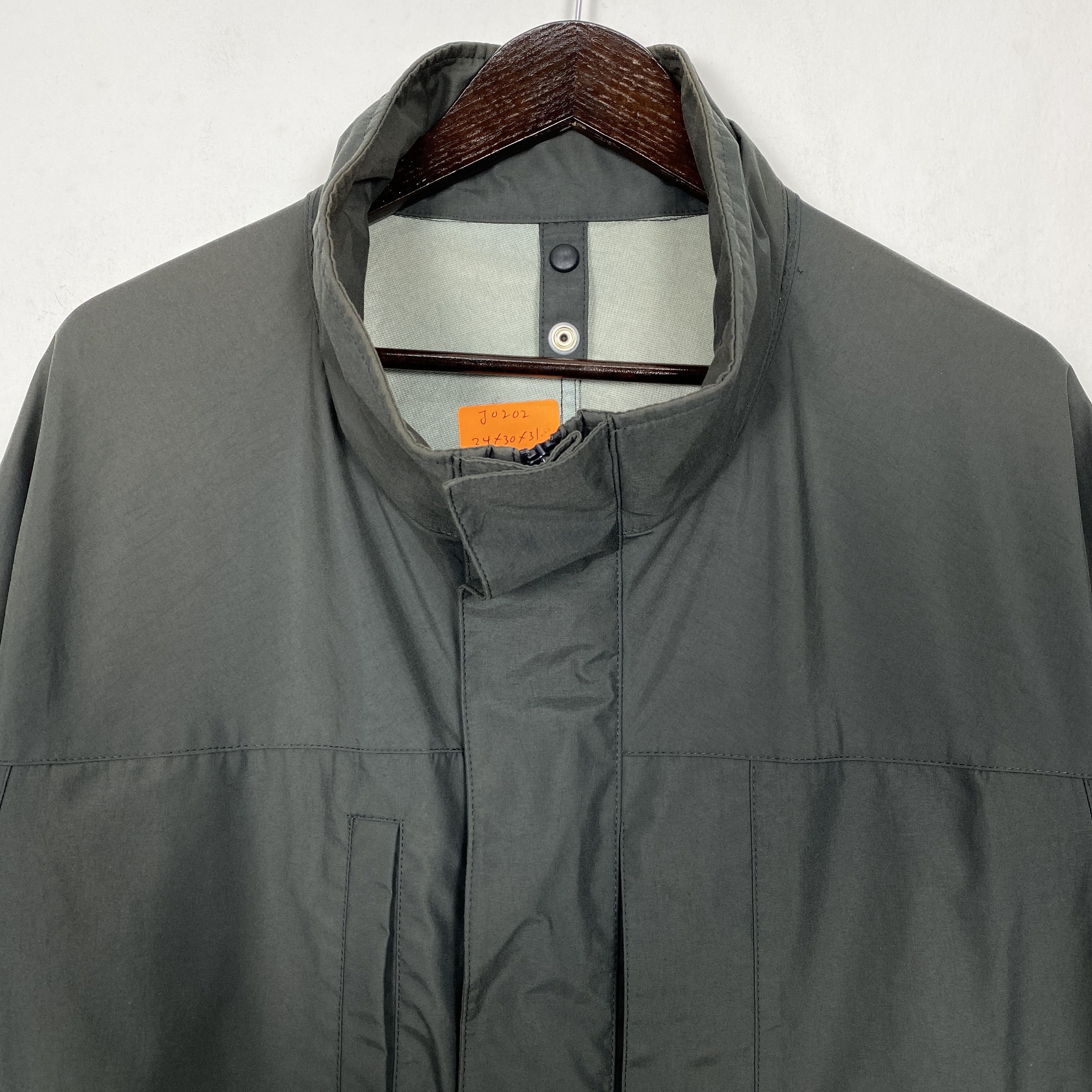 Uniqlo Vintage Uniqlo Windbreaker Jacket J0202 Size US L / EU 52-54 / 3 - 2 Thumbnail