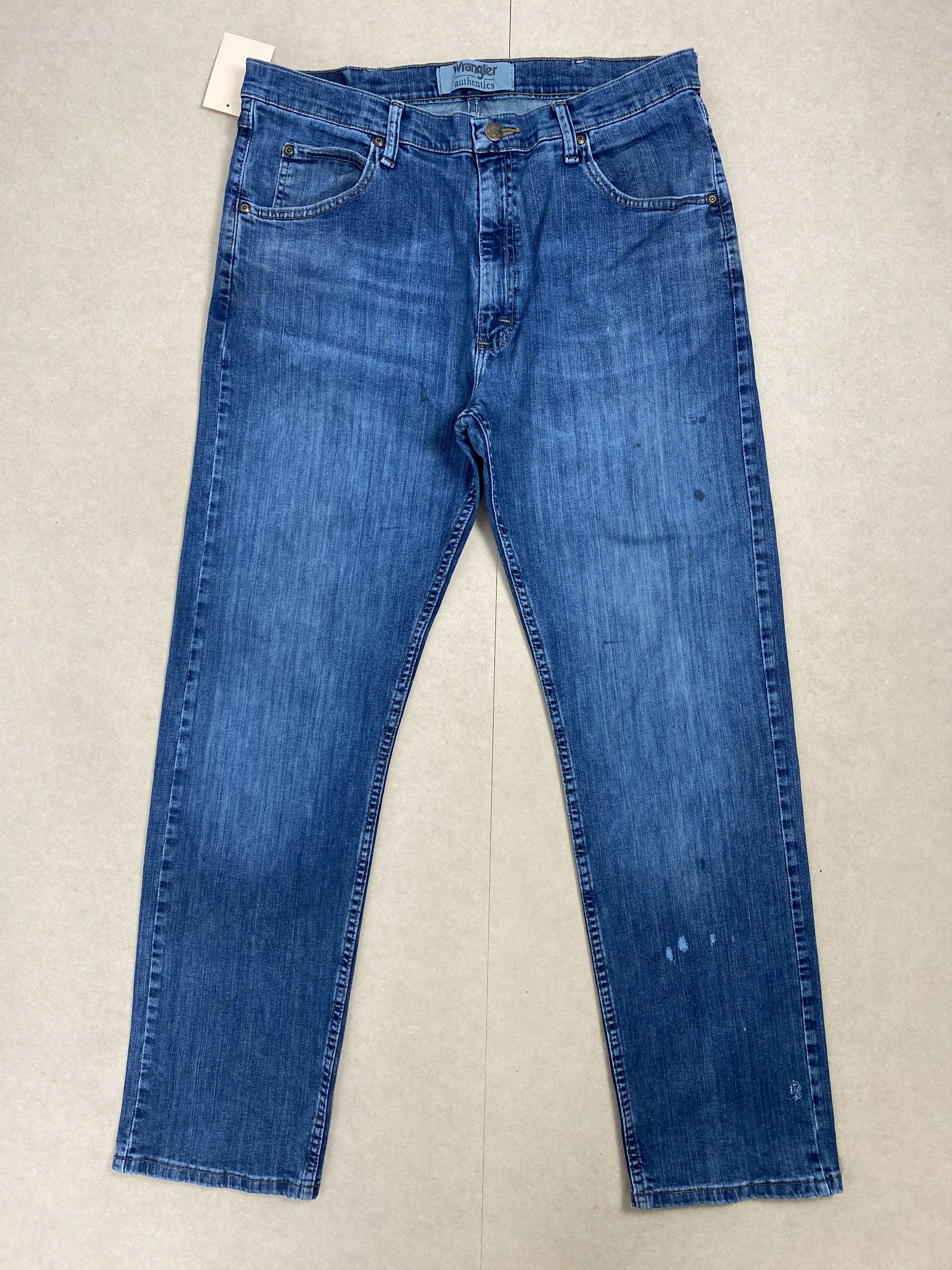 Vintage Vintage Wrangler Straight Cut Faded Blue Jeans P0460 Size US 34 / EU 50 - 1 Thumbnail