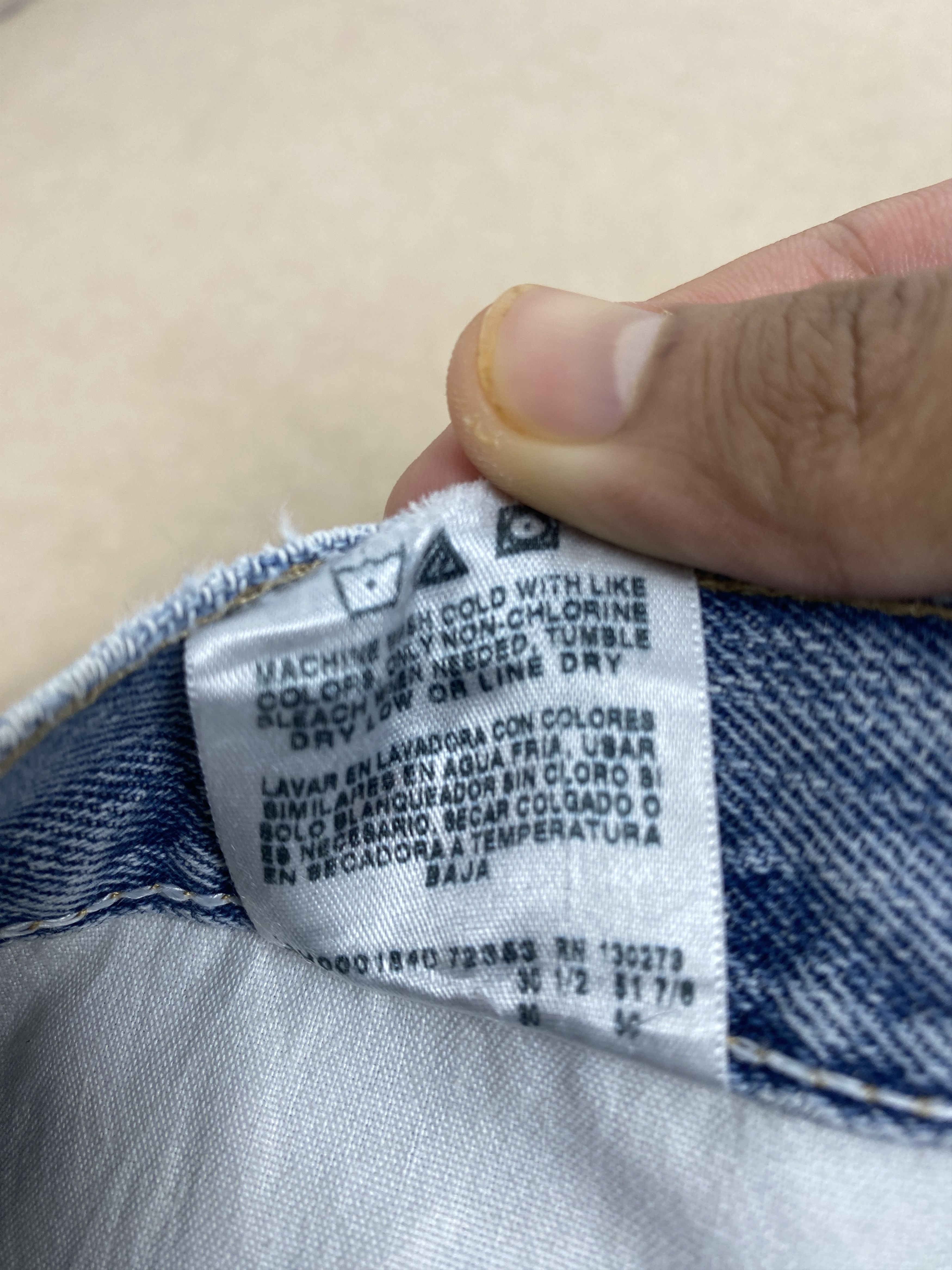 Vintage Vintage Wrangler Distressed Faded Straight Cut Light Wash Size US 37 - 10 Thumbnail