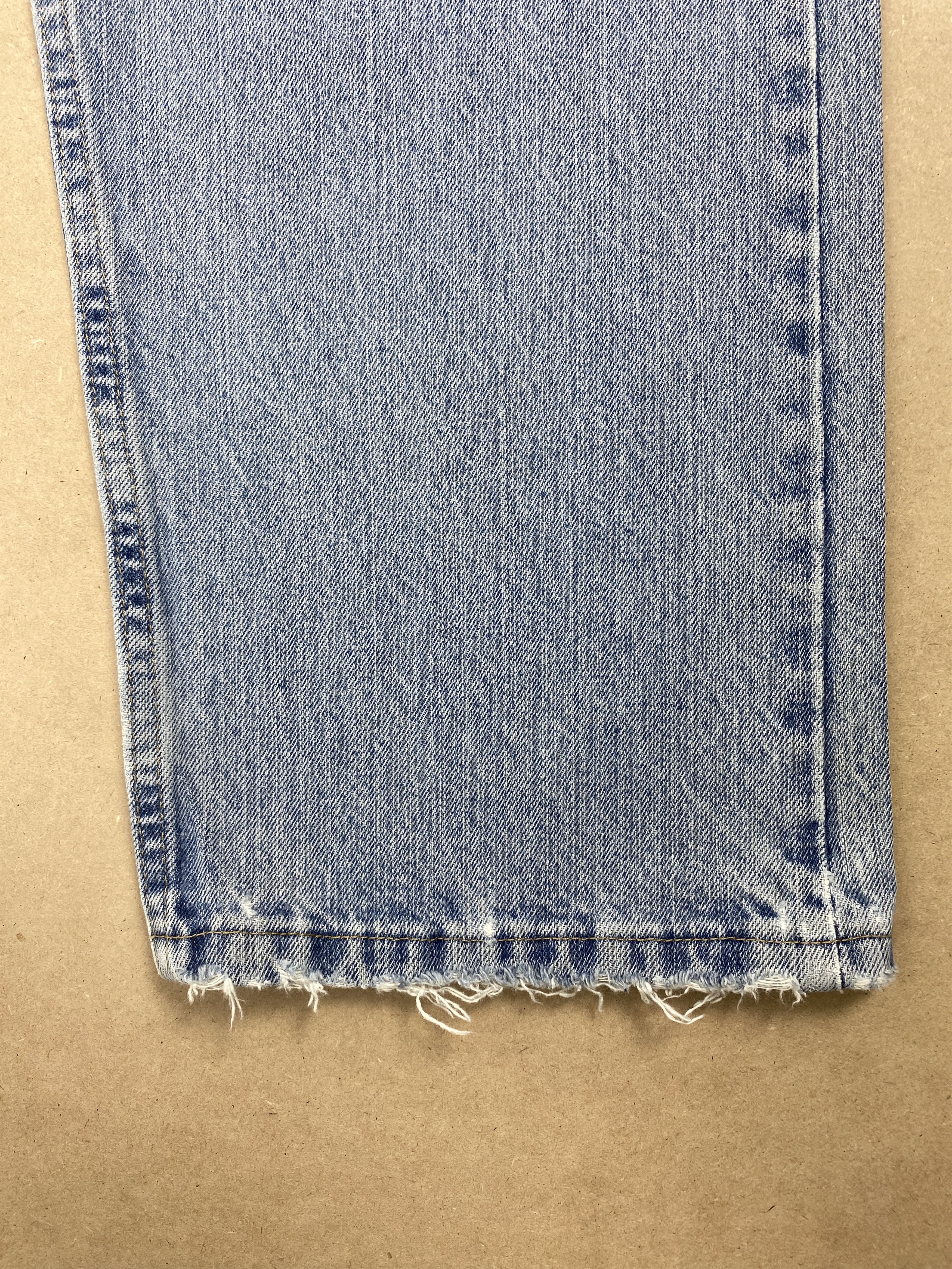 Vintage Vintage Wrangler Distressed Faded Straight Cut Light Wash Size US 37 - 3 Thumbnail