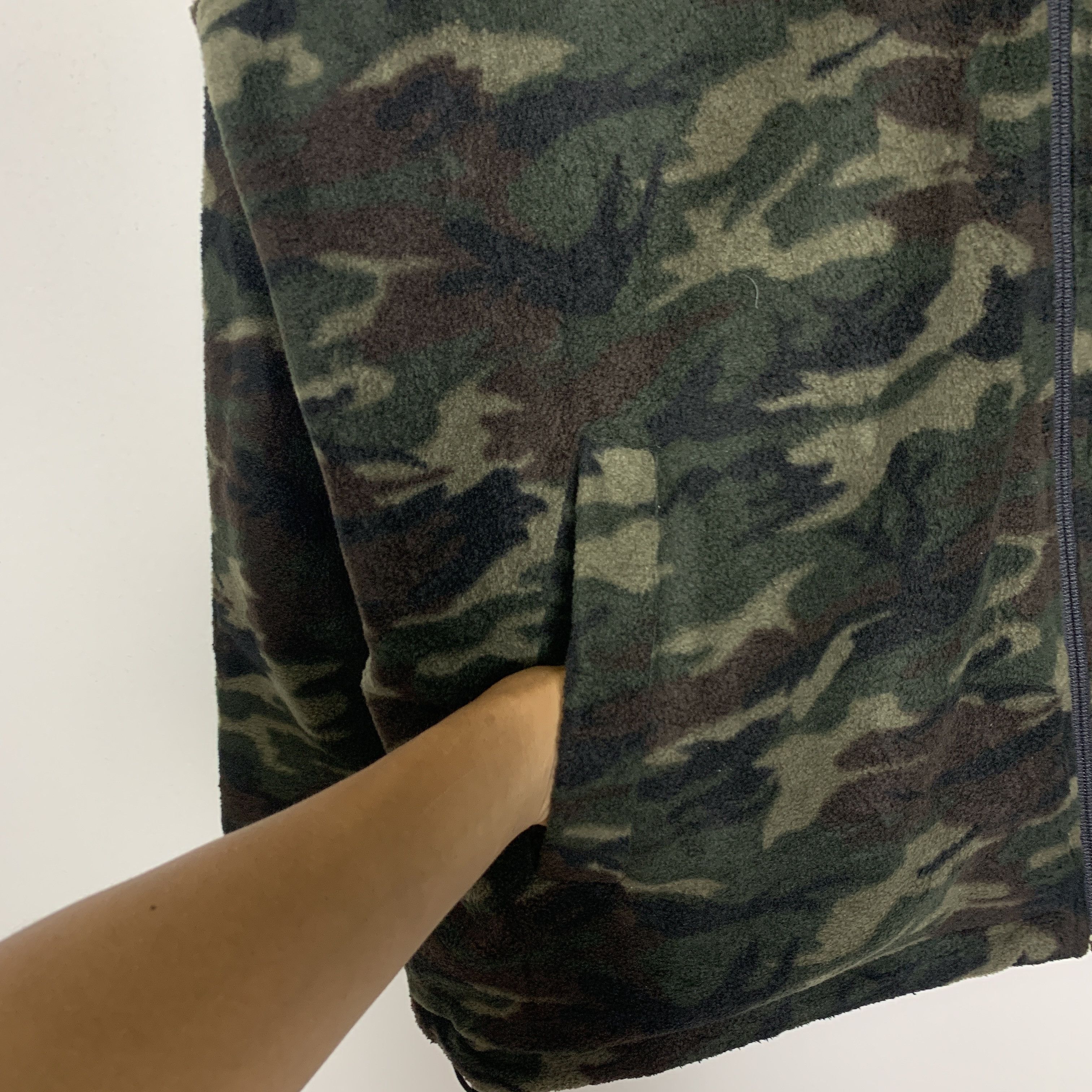 Japanese Brand Reversible UNIQLO Fleece Camouflage Jacket Size US L / EU 52-54 / 3 - 2 Thumbnail