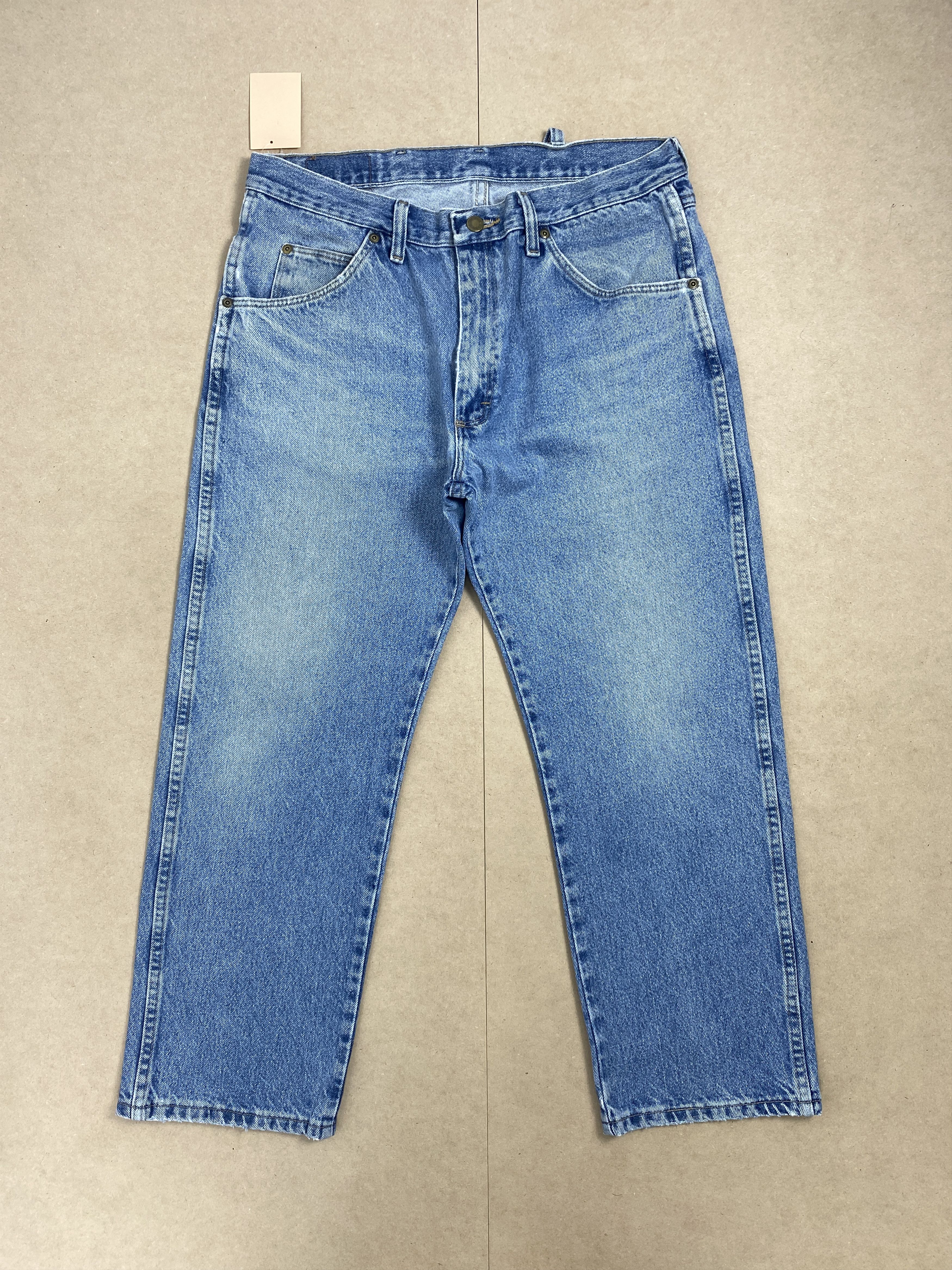 Vintage Vintage Wrangler Straight Cut Faded Mid Wash Jeans Size US 34 / EU 50 - 1 Thumbnail