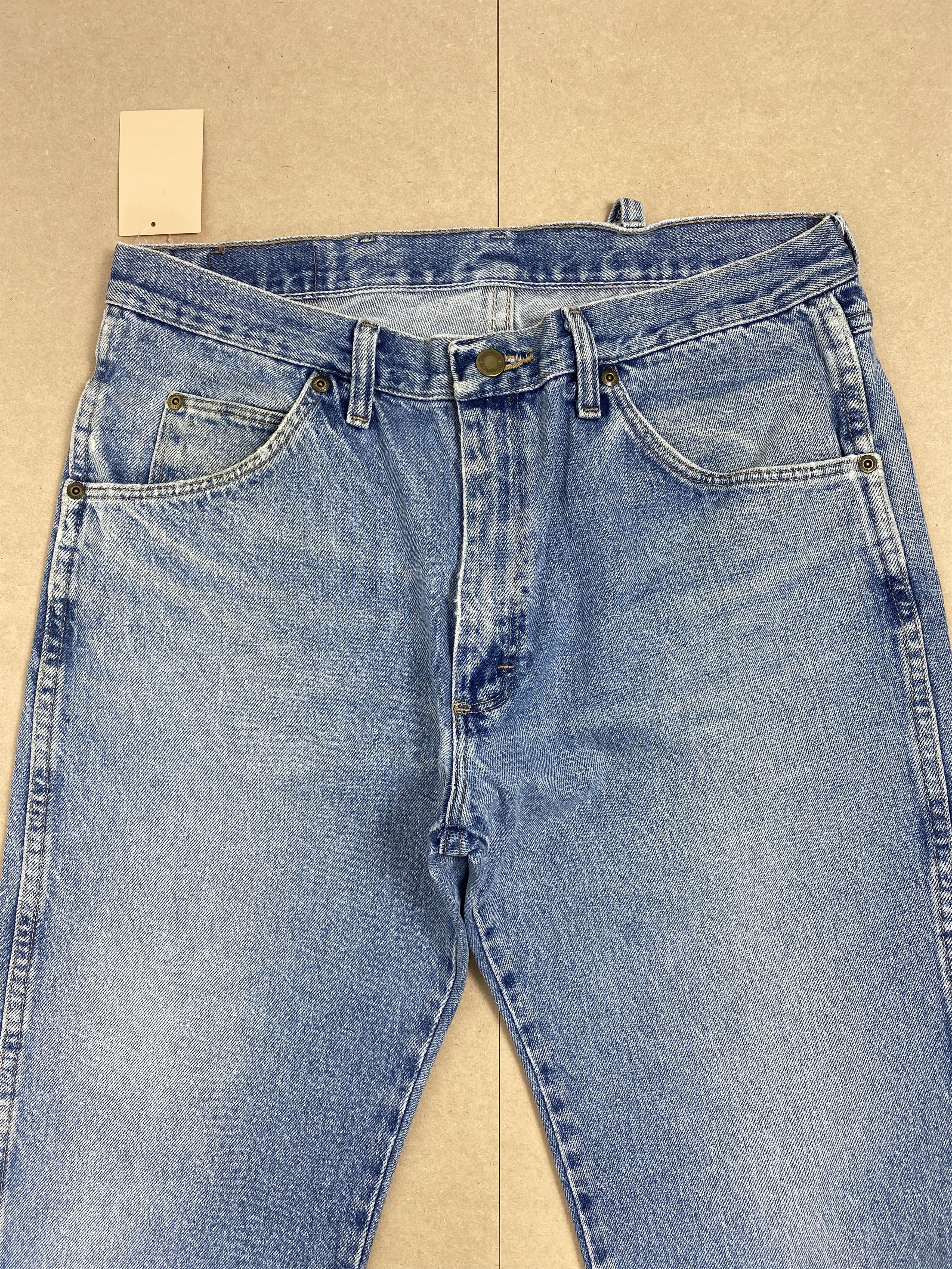 Vintage Vintage Wrangler Straight Cut Faded Mid Wash Jeans Size US 34 / EU 50 - 2 Thumbnail