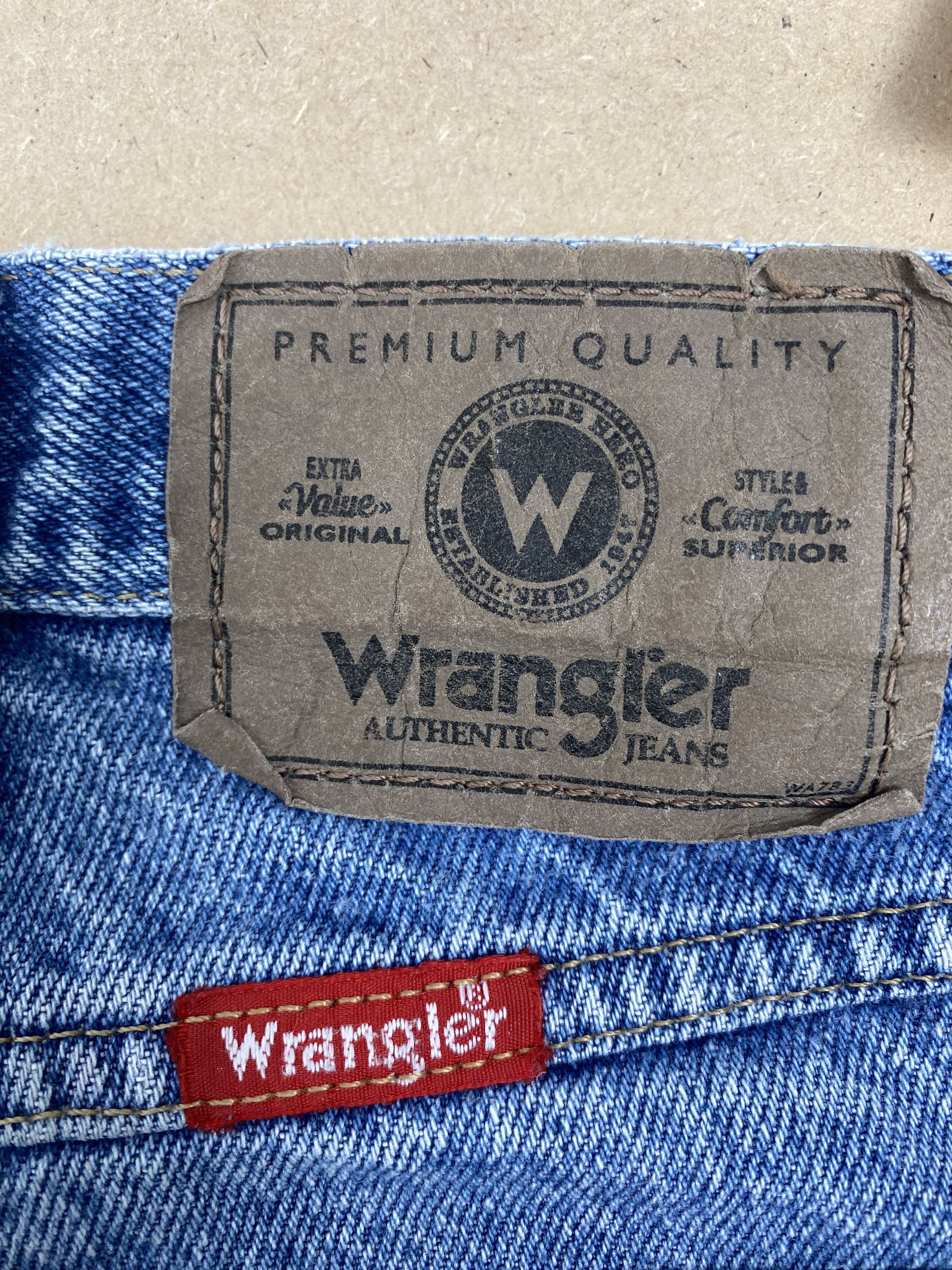 Vintage Vintage Wrangler Straight Cut Faded Mid Wash Jeans Size US 34 / EU 50 - 7 Thumbnail