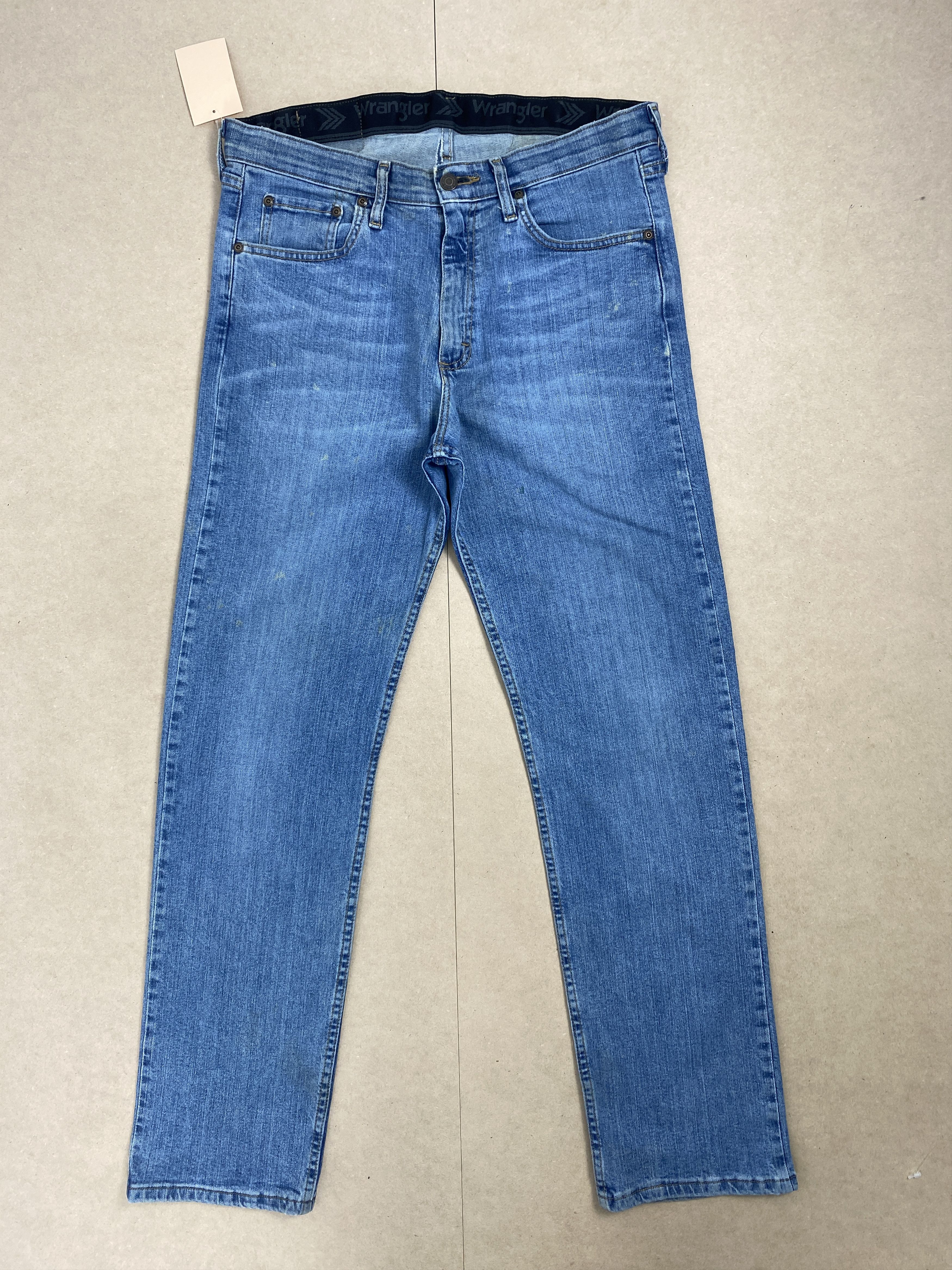 Vintage Vintage Wrangler Slim Fit Faded Mid Wash Jeans Size US 34 / EU 50 - 1 Thumbnail