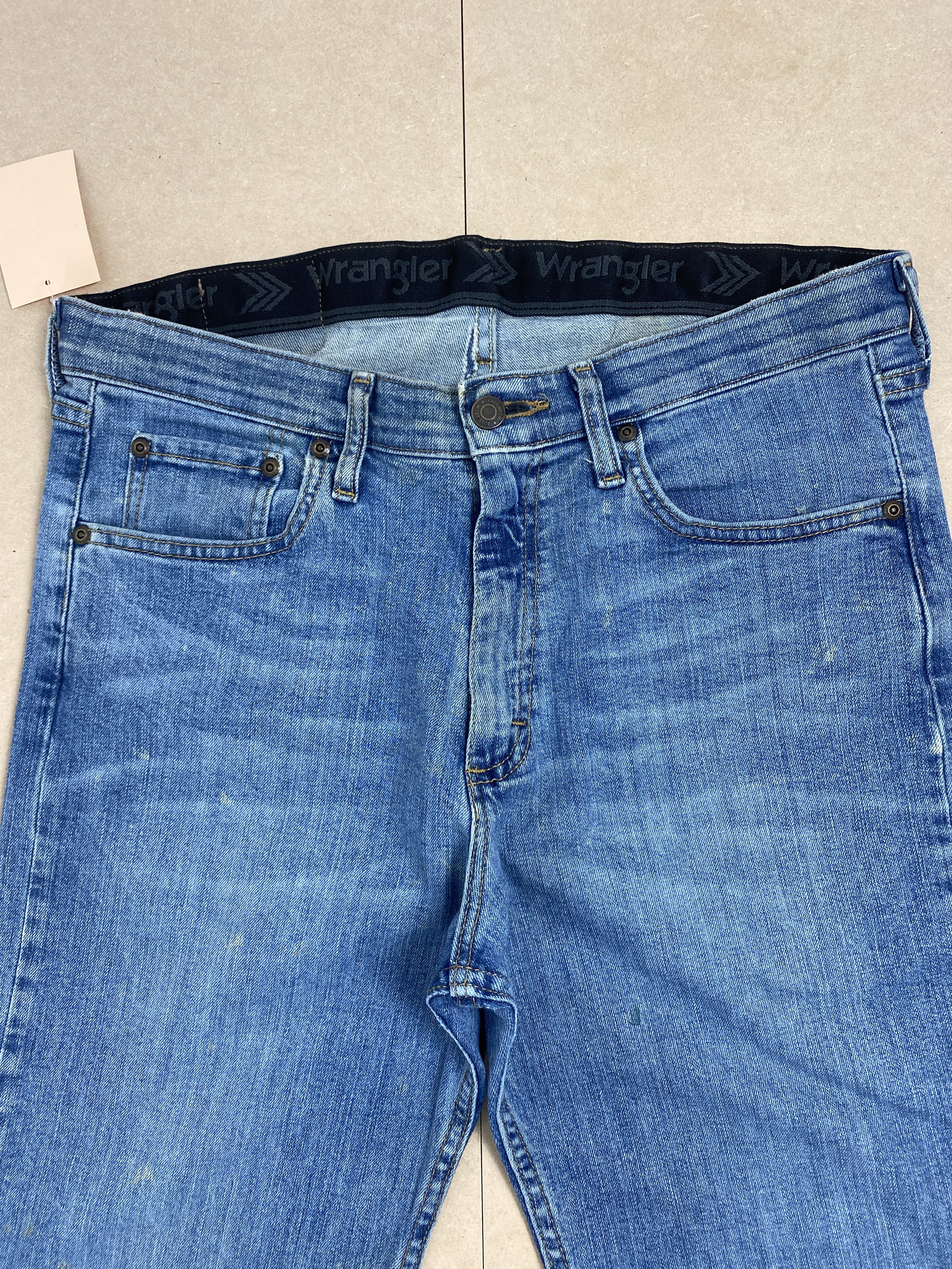 Vintage Vintage Wrangler Slim Fit Faded Mid Wash Jeans Size US 34 / EU 50 - 2 Thumbnail