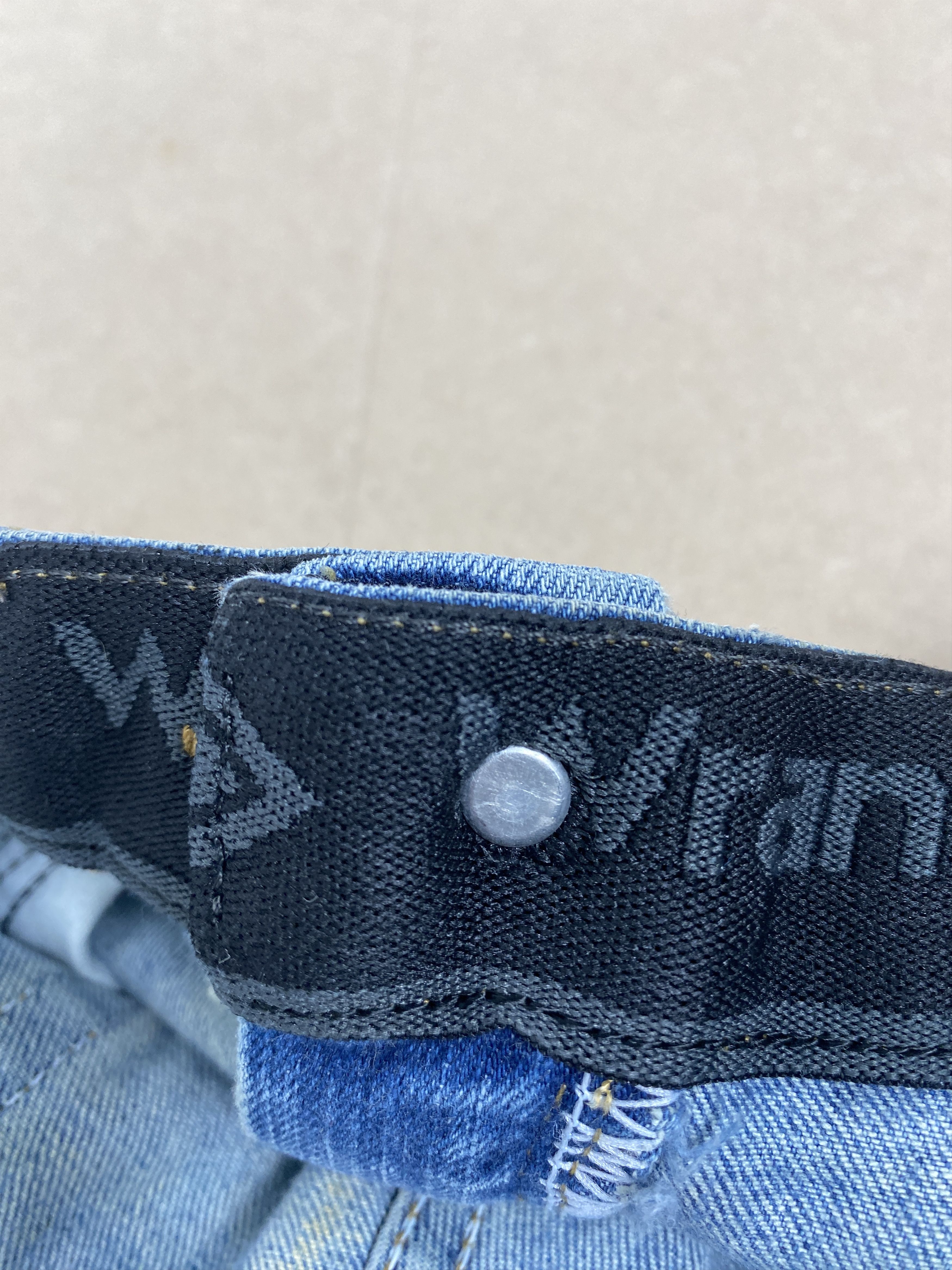 Vintage Vintage Wrangler Slim Fit Faded Mid Wash Jeans Size US 34 / EU 50 - 12 Thumbnail