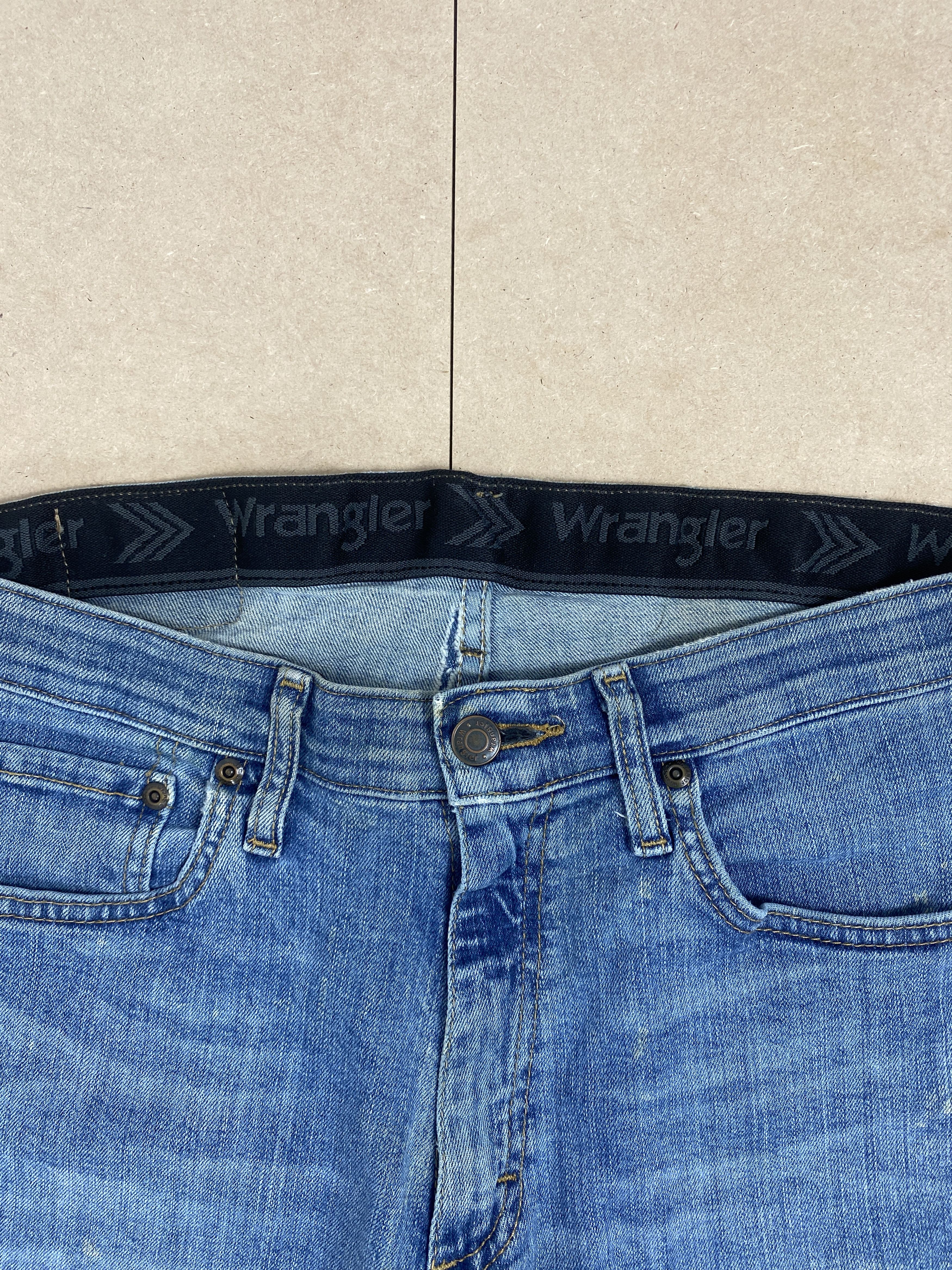Vintage Vintage Wrangler Slim Fit Faded Mid Wash Jeans Size US 34 / EU 50 - 3 Thumbnail