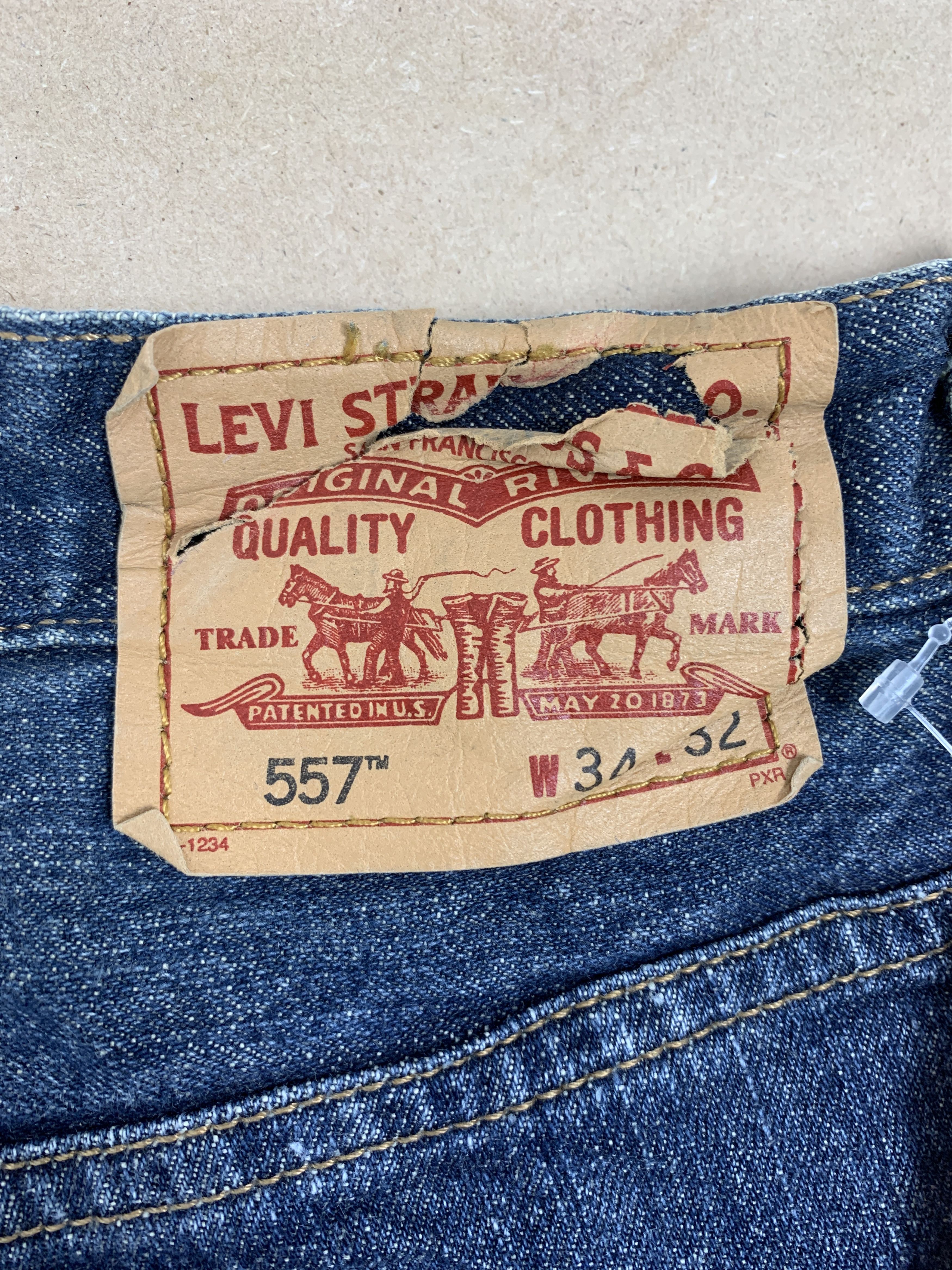 Levi's × Vintage Vintage LEVI'S 557 Relaxed Boot Blue Jeans Size US 34 / EU 50 - 7 Thumbnail