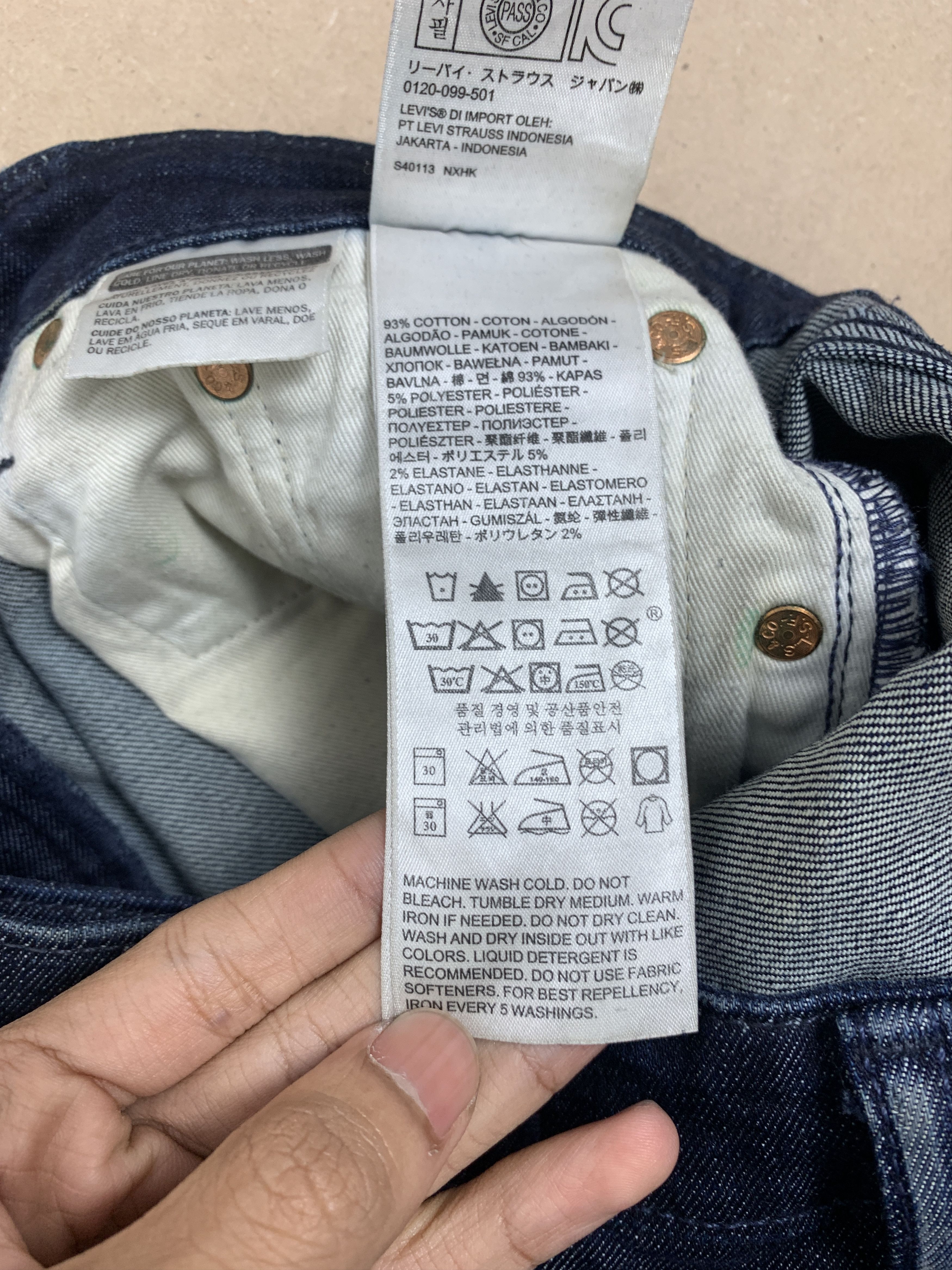Levi's Vintage Levis 541 Mid Skinny Faded Blue Jeans Size US 32 / EU 48 - 16 Thumbnail