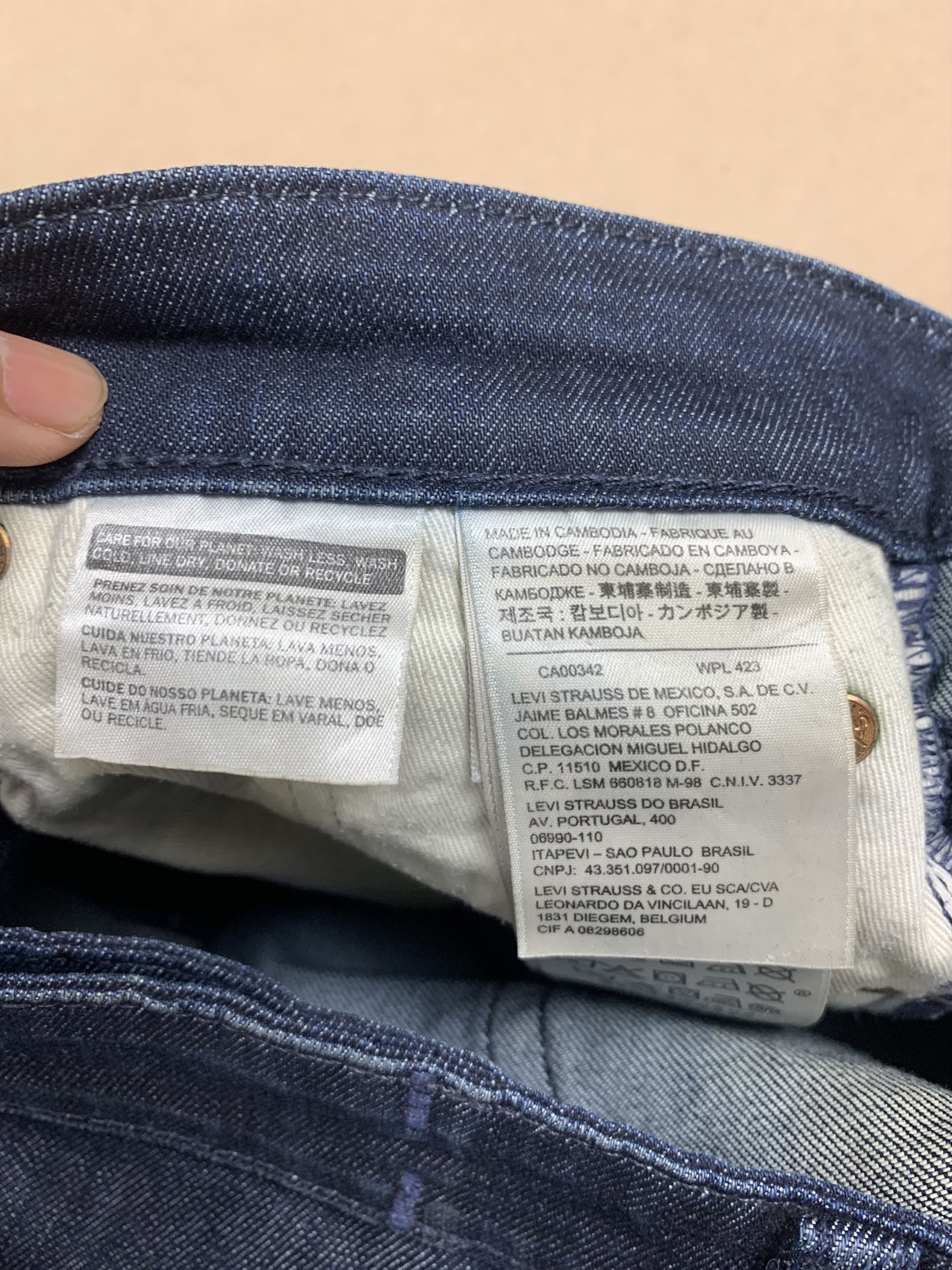 Levi's Vintage Levis 541 Mid Skinny Faded Blue Jeans Size US 32 / EU 48 - 13 Thumbnail
