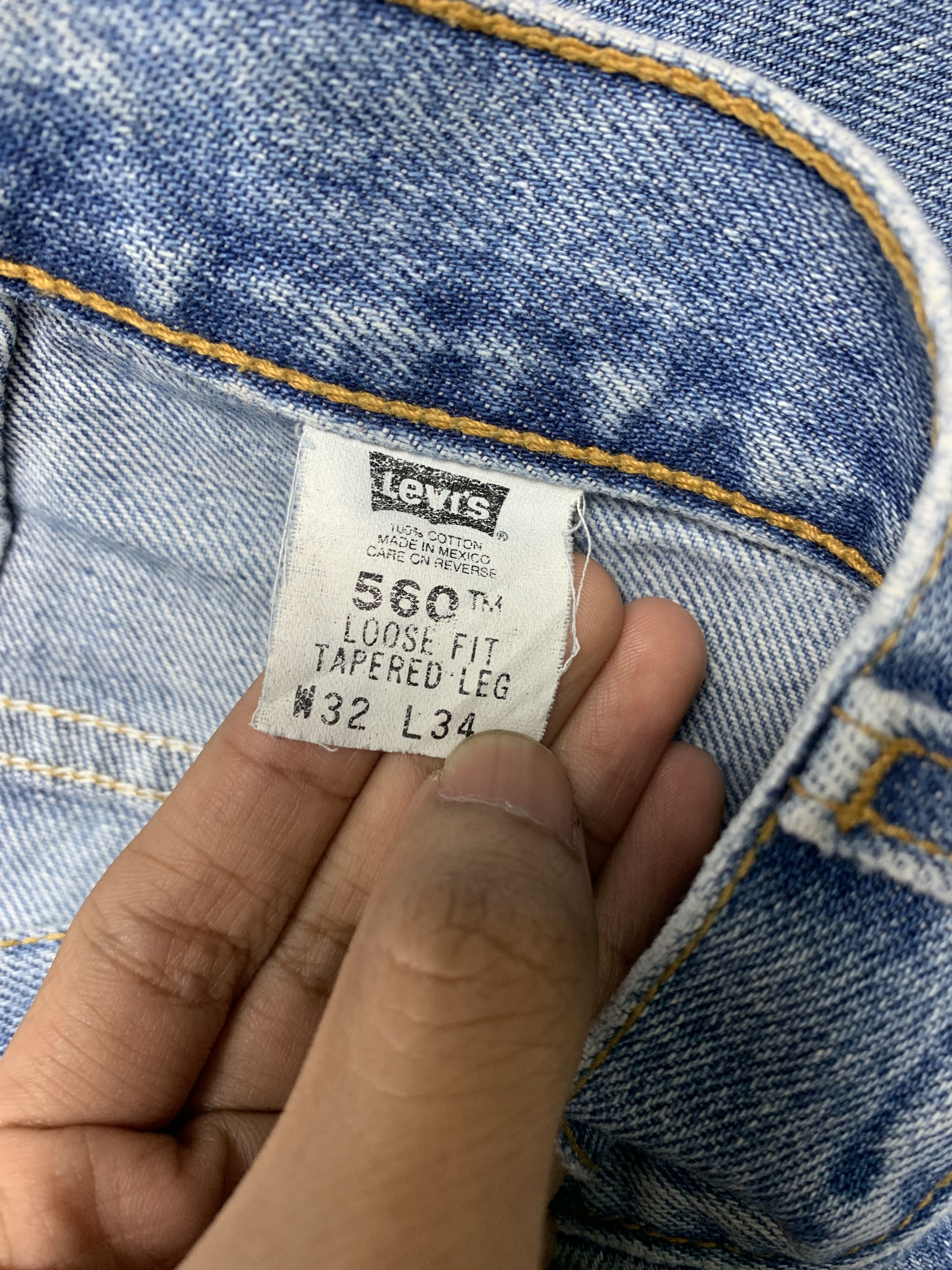 Levi's × Vintage Vintage Levi's 560 Loose Fit Distressed Mid Wash Jeans Size US 29 - 12 Thumbnail