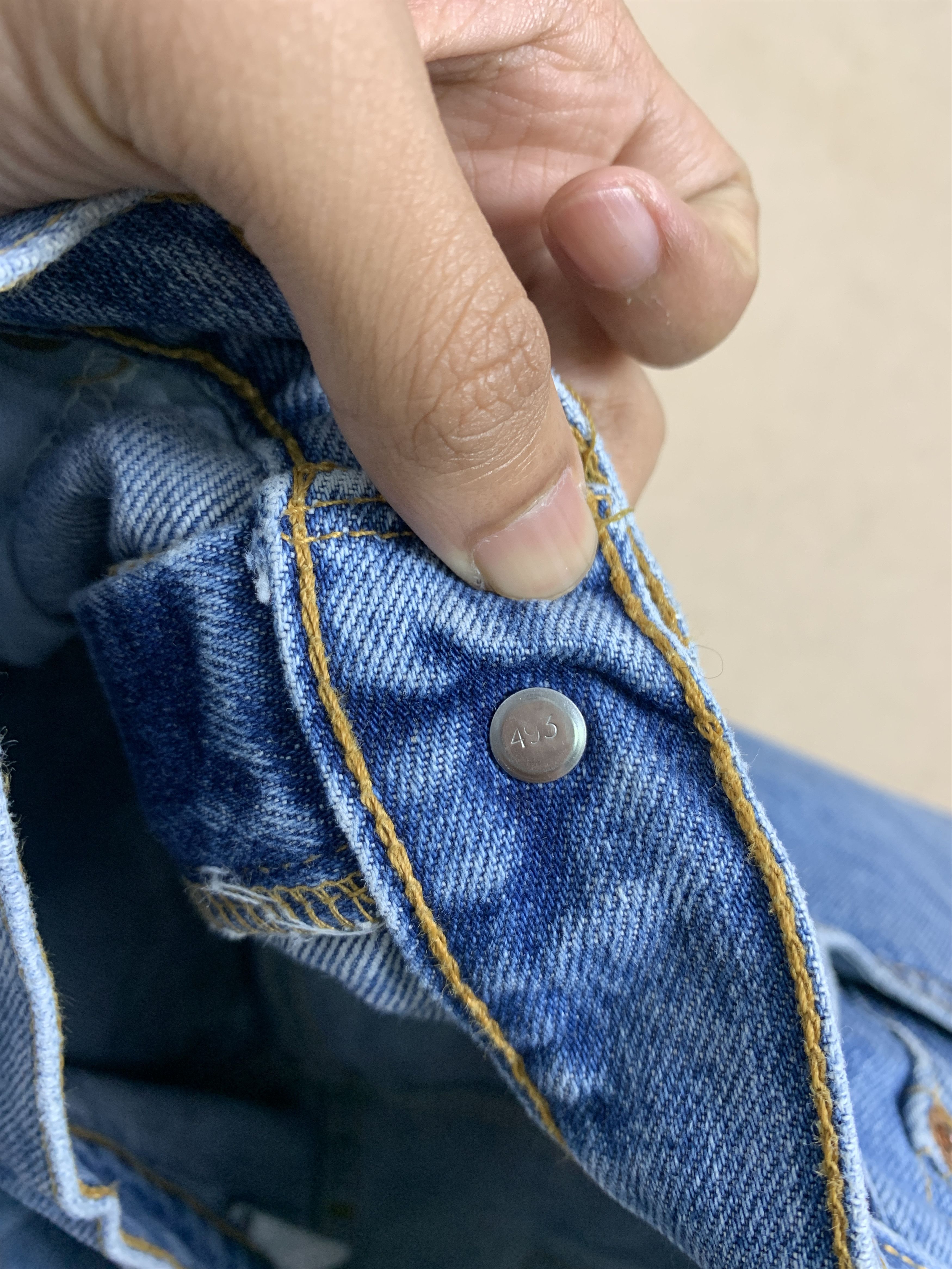 Levi's × Vintage Vintage Levi's 560 Loose Fit Distressed Mid Wash Jeans Size US 29 - 14 Thumbnail
