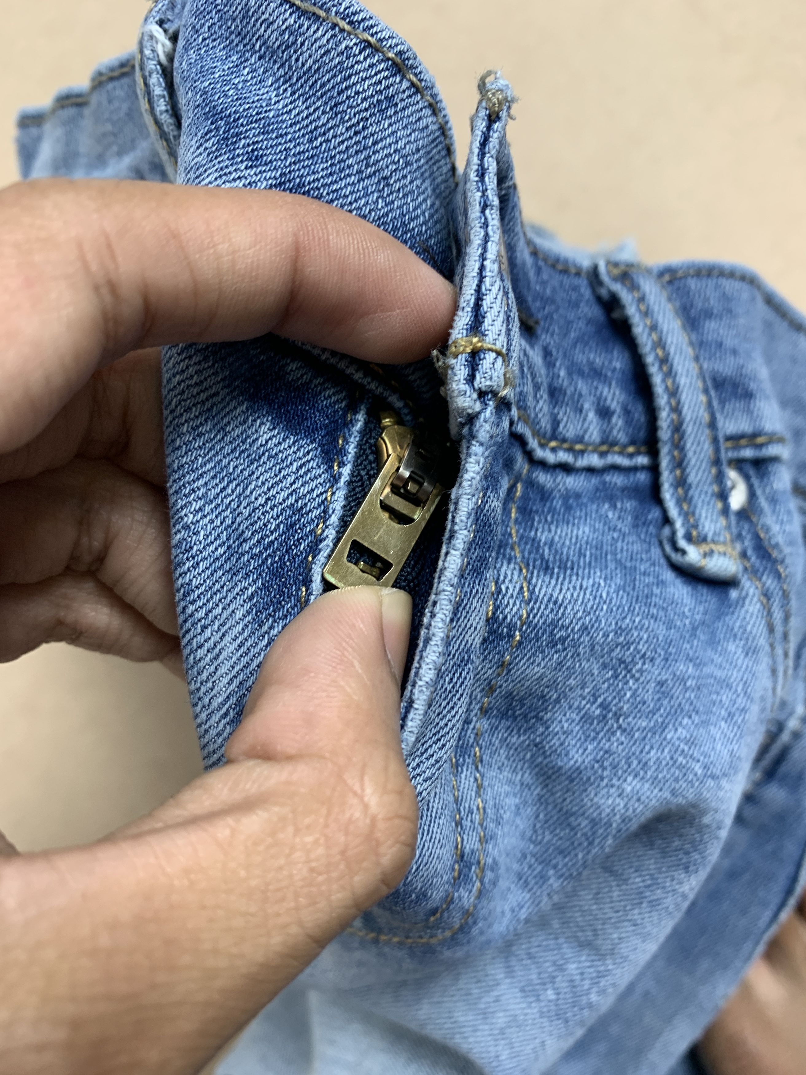 Levi's × Vintage Vintage Levis 513 Straight Cut Faded Mid Wash Jeans Size US 27 - 19 Thumbnail
