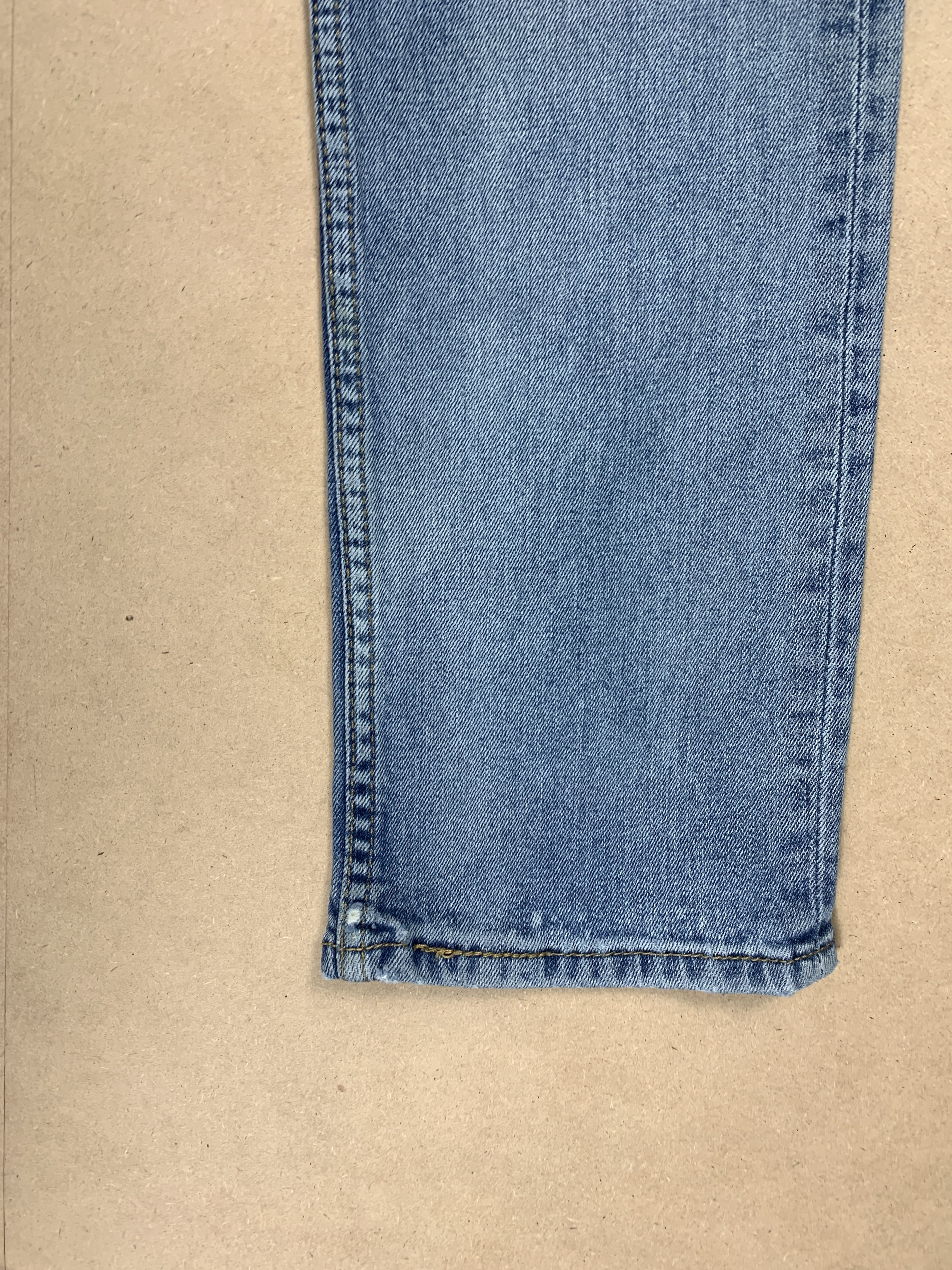 Levi's × Vintage Vintage Levis 513 Straight Cut Faded Mid Wash Jeans Size US 27 - 3 Thumbnail