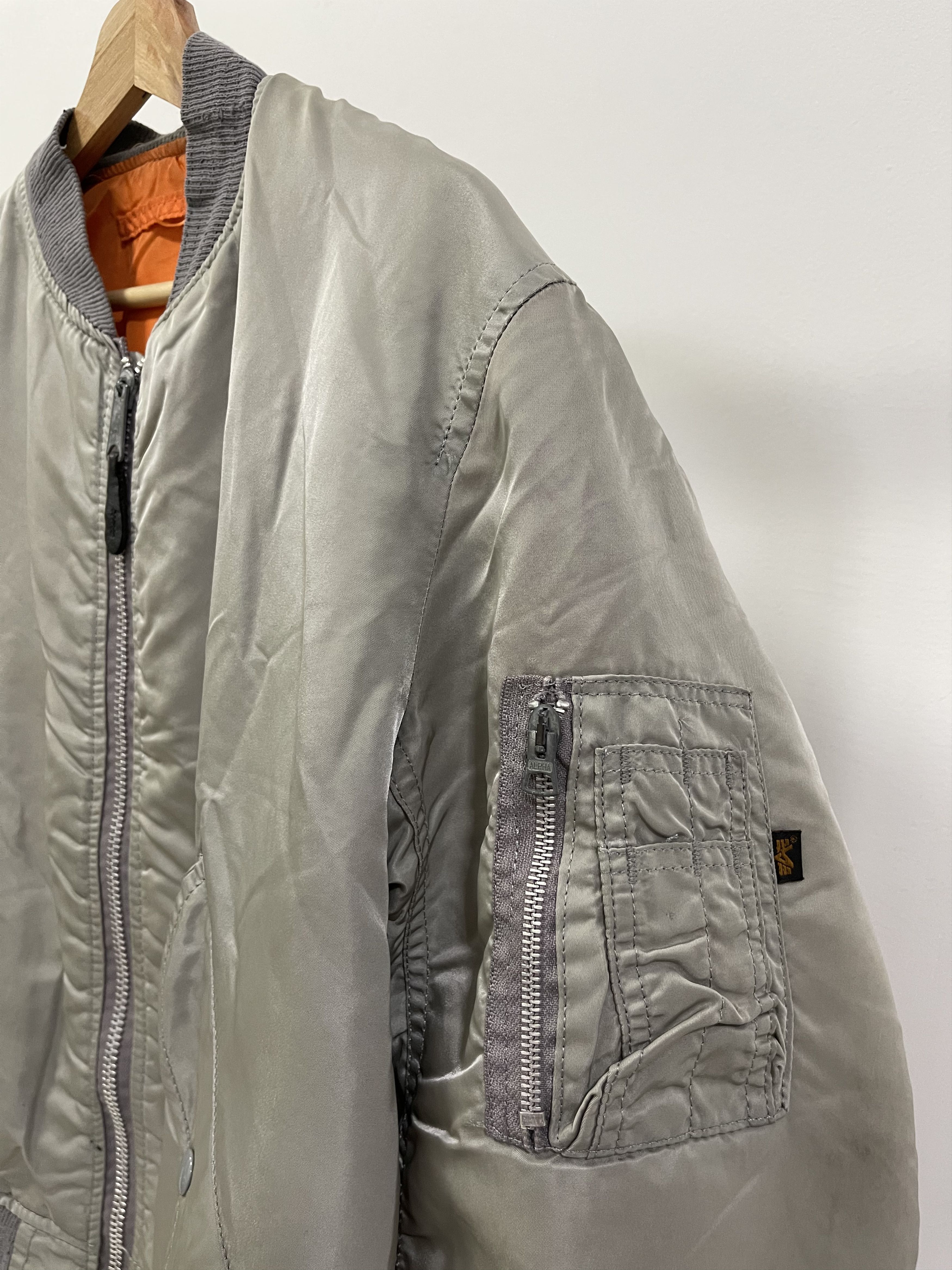 Alpha Industries × Vintage Vintage Alpha Industries Reversible Distressed Bomber Jacket Size US M / EU 48-50 / 2 - 4 Thumbnail
