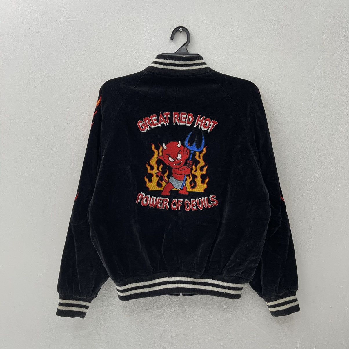 Vintage Great Red Hot Power Of Devil Sukajan Jacket Embroidery Logo Size US M / EU 48-50 / 2 - 1 Thumbnail