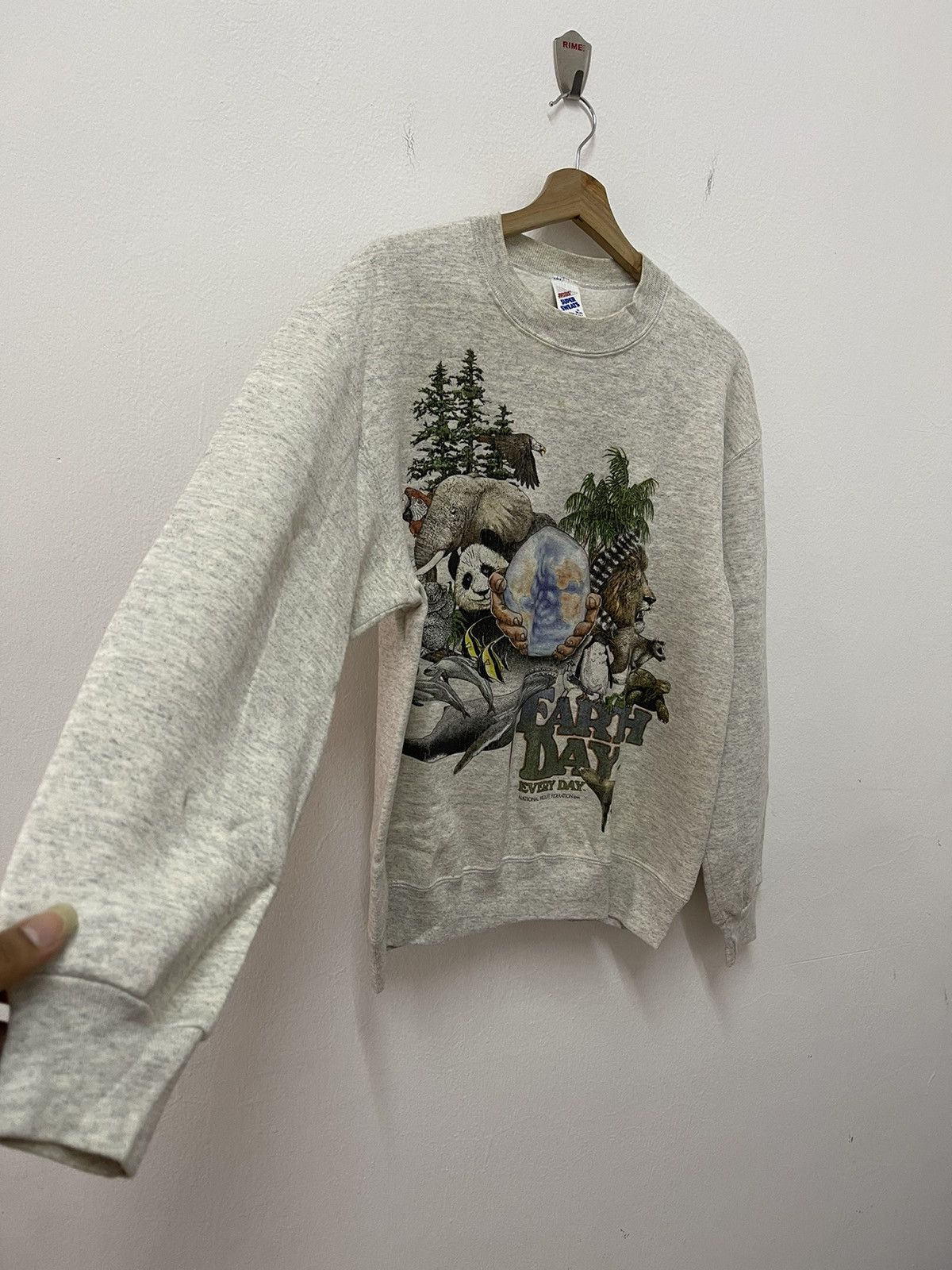 Vintage Vintage 90s Earth Day Wildlife Graphic Sweatshirt Size US S / EU 44-46 / 1 - 4 Thumbnail
