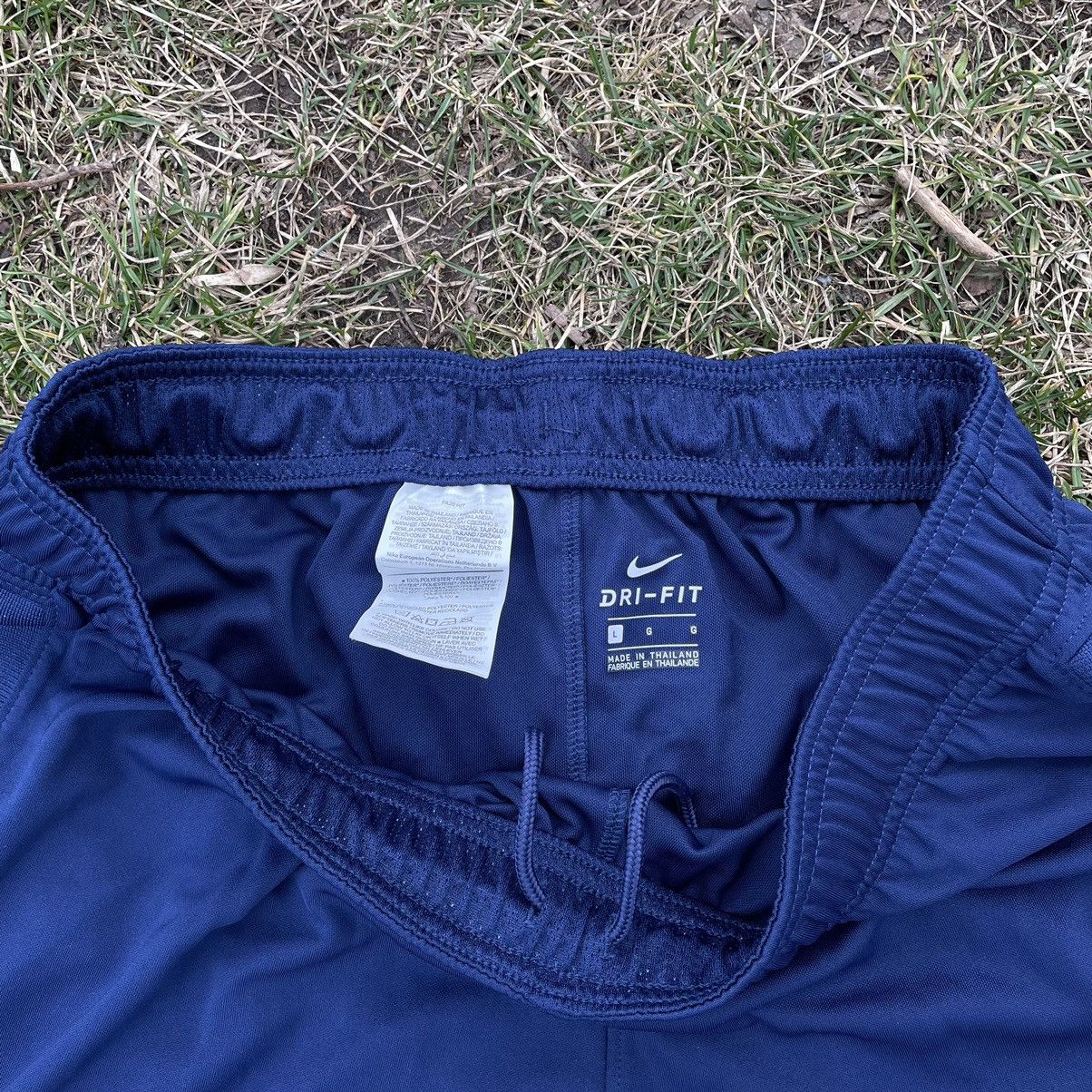 Vintage Vintage Nike Swoosh Shorts Y2K Streetwear Blue Distressed 32 Size US 32 / EU 48 - 5 Thumbnail