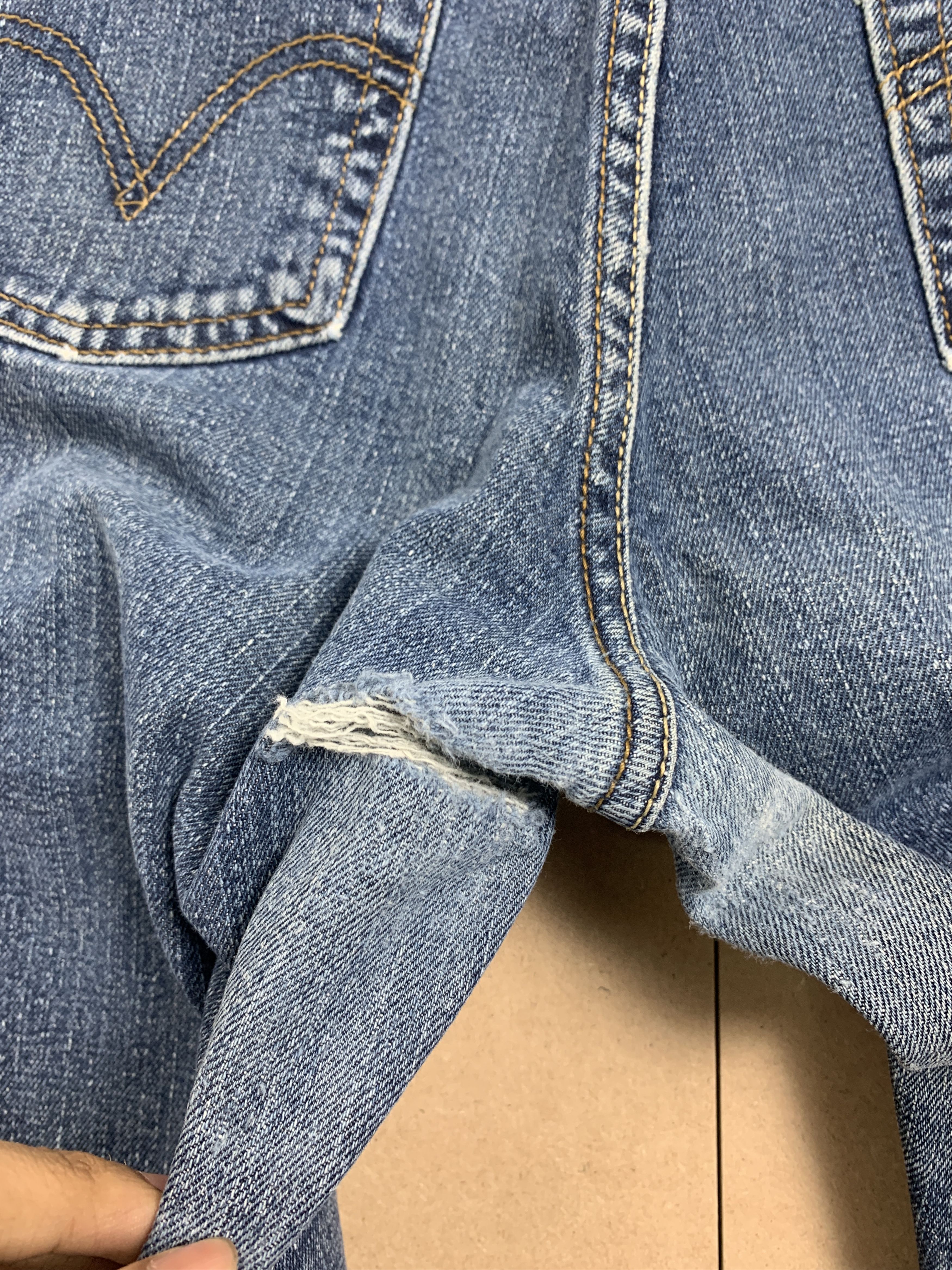 Levi's Vintage Levis 550 Straight Cut Faded Blue Jeans Size US 32 / EU 48 - 9 Thumbnail