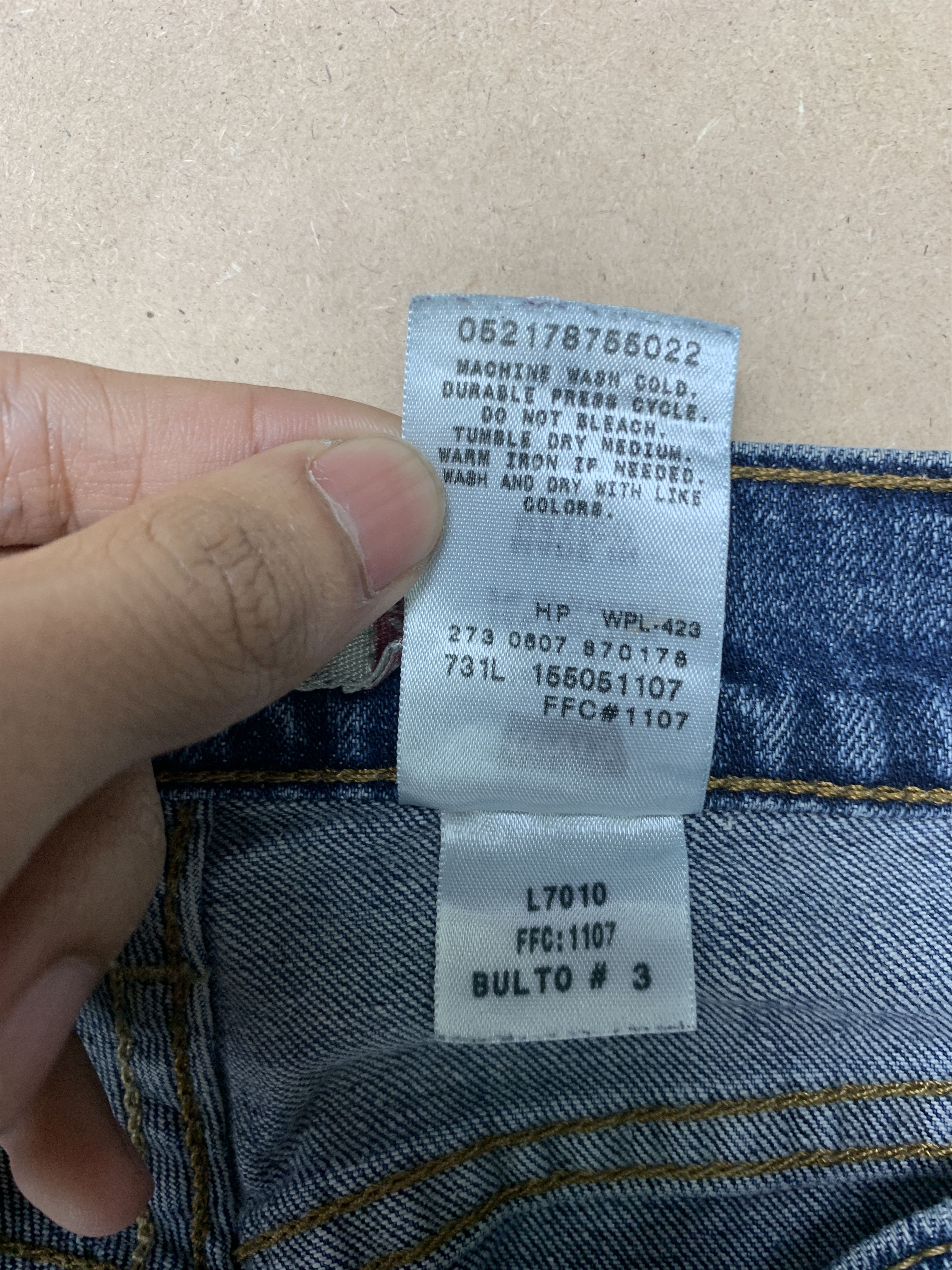 Levi's Vintage Levis 550 Straight Cut Faded Blue Jeans Size US 32 / EU 48 - 11 Thumbnail