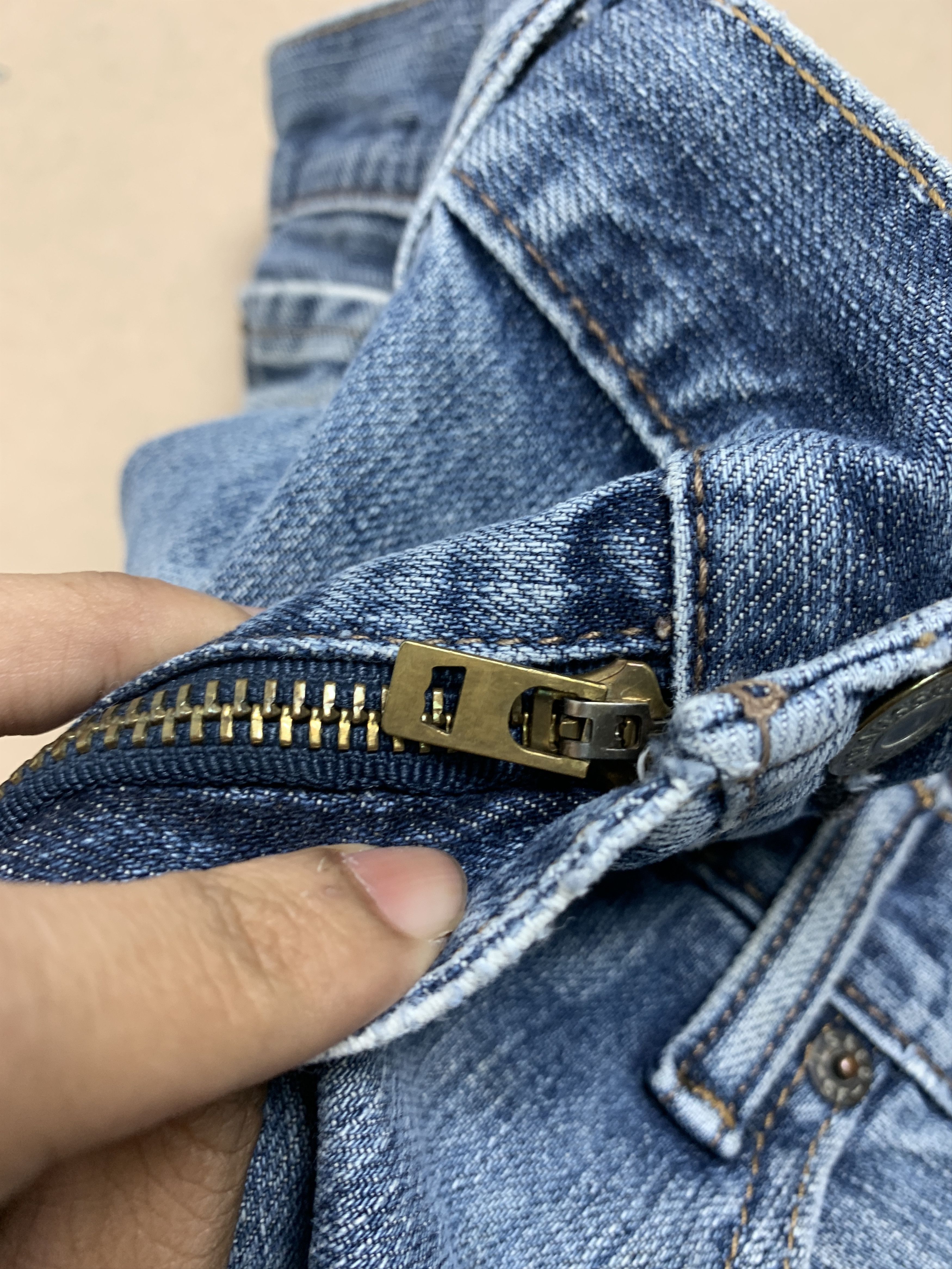 Levi's × Vintage Vintage Levis 569 Striaght Cut Distressed Faded Blue Jeans Size US 36 / EU 52 - 22 Thumbnail