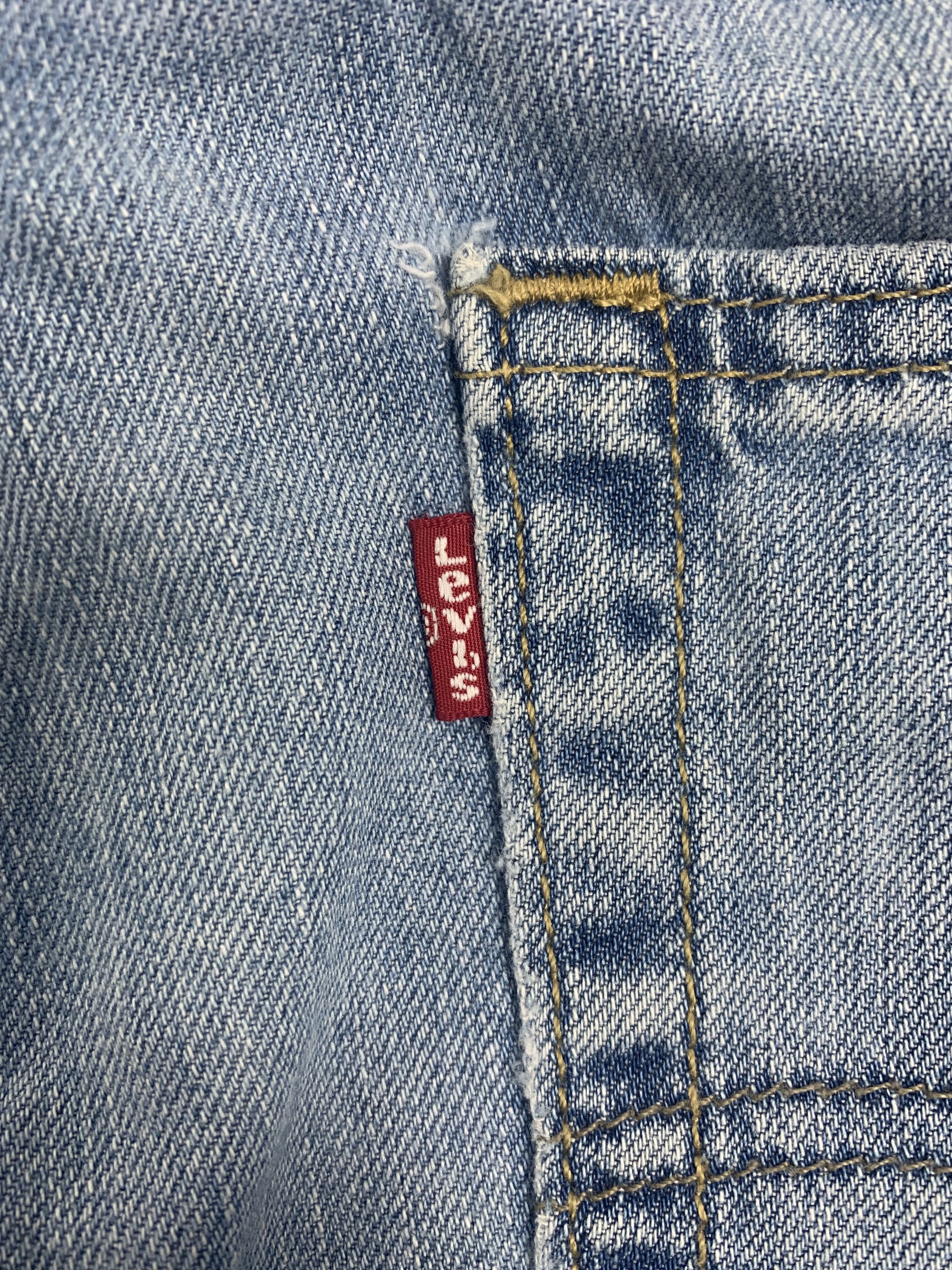 Levi's Vintage Levis 559 Straight Cut Distressed Mid Wash Jeans Size US 37 - 11 Thumbnail