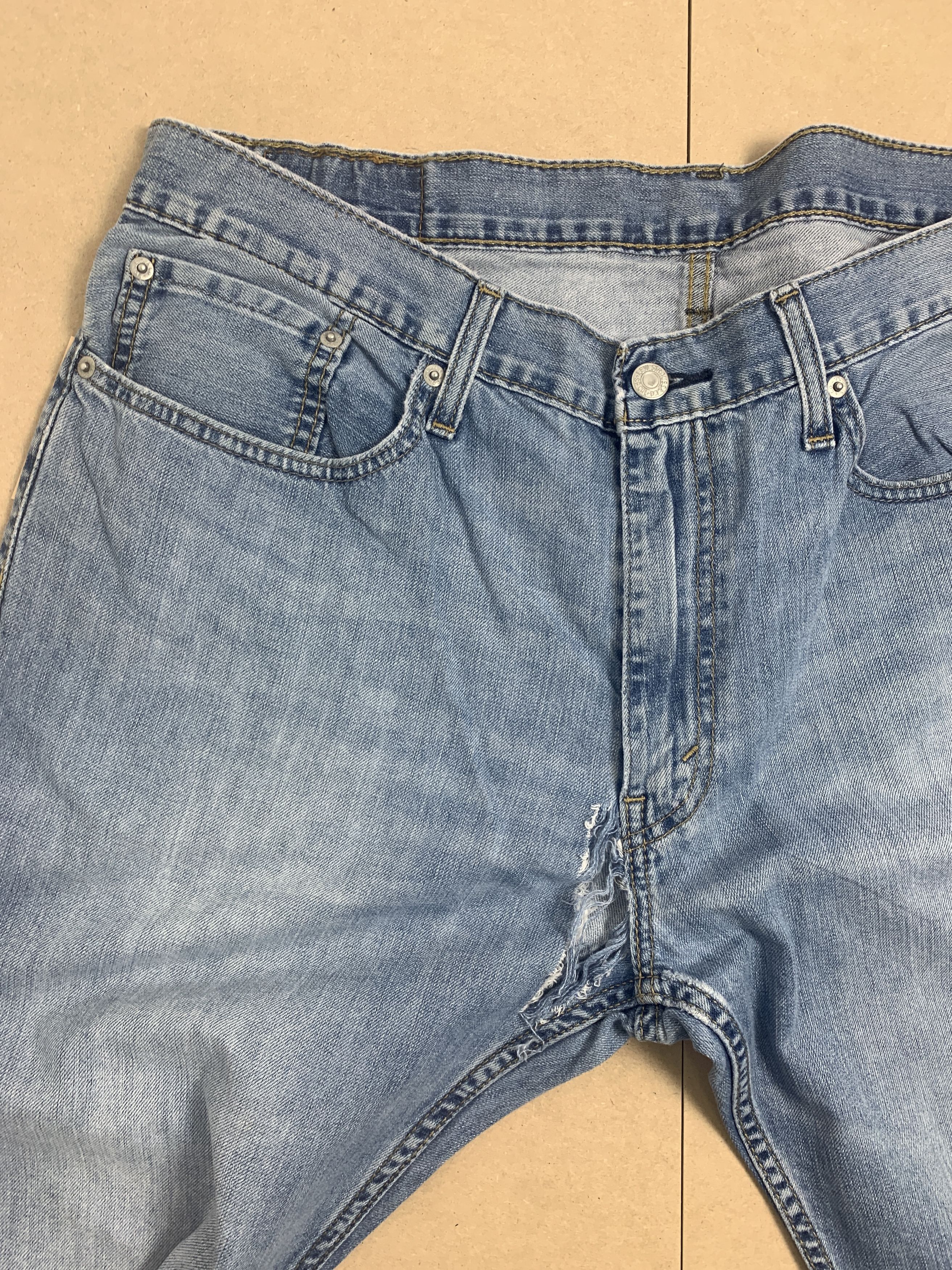 Levi's Vintage Levis 559 Straight Cut Distressed Mid Wash Jeans Size US 37 - 5 Thumbnail