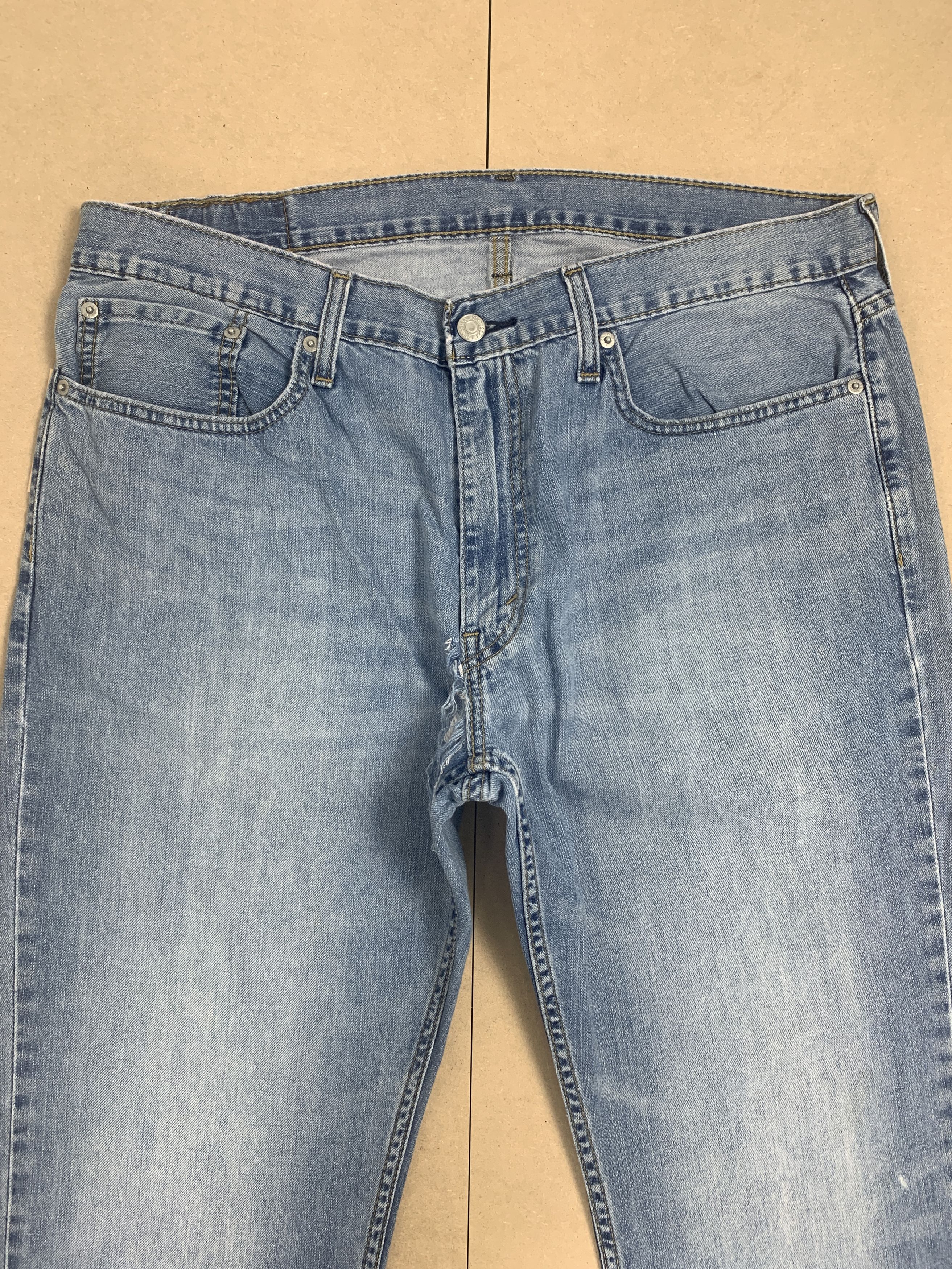 Levi's Vintage Levis 559 Straight Cut Distressed Mid Wash Jeans Size US 37 - 2 Thumbnail