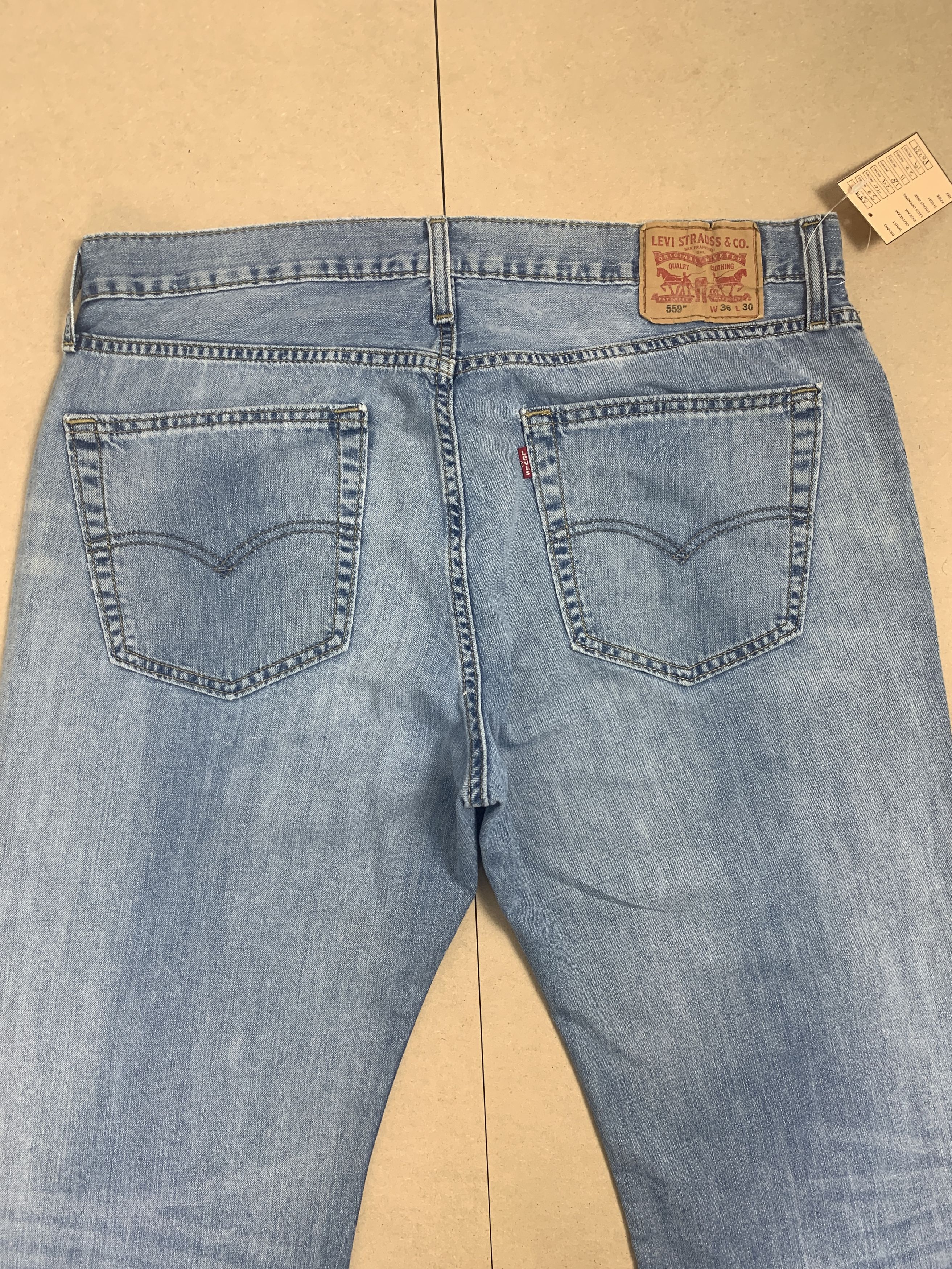 Levi's Vintage Levis 559 Straight Cut Distressed Mid Wash Jeans Size US 37 - 9 Thumbnail